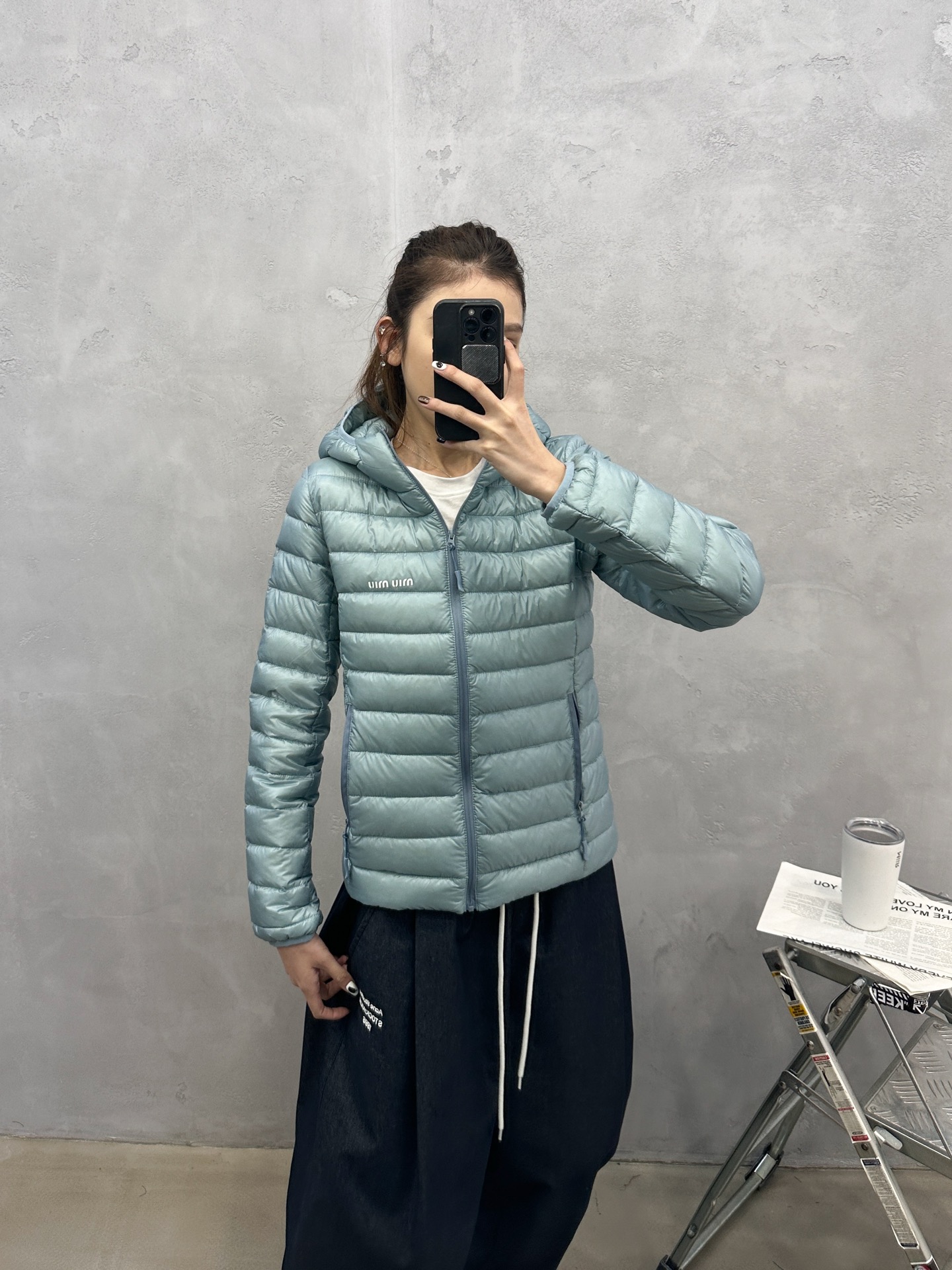 🌾Miu ｜ 新款羽绒服，经典进口印花标，手工车线多间隔款式，超薄品牌无胆羽绒面料，90白鹅绒填充，休闲