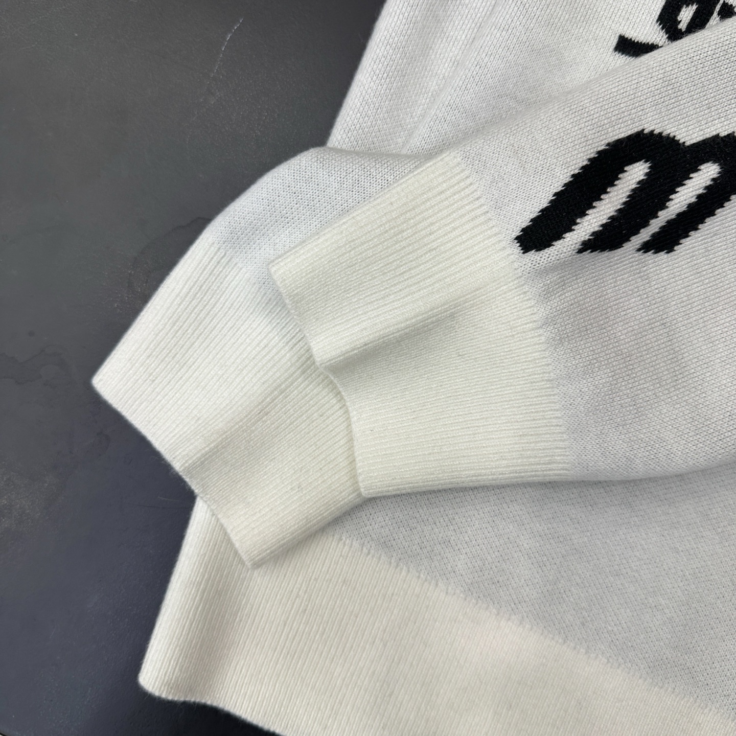 🌾巴黎 ｜ 新款羊毛上衣，经典刺绣标，提花羊毛混纺纱线，时尚休闲，男女同款，尺码sml