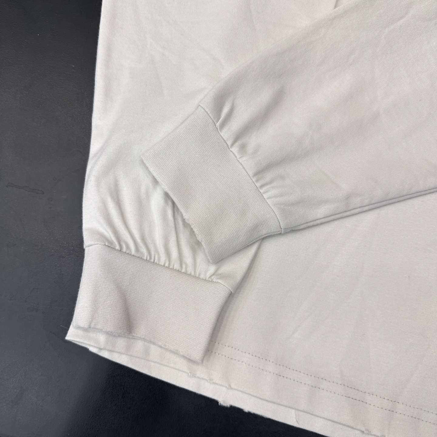 🌾巴黎 ｜ 新款长袖t，成衣洗水吊磨加特殊胶布印花工艺，男女同款，尺码sml