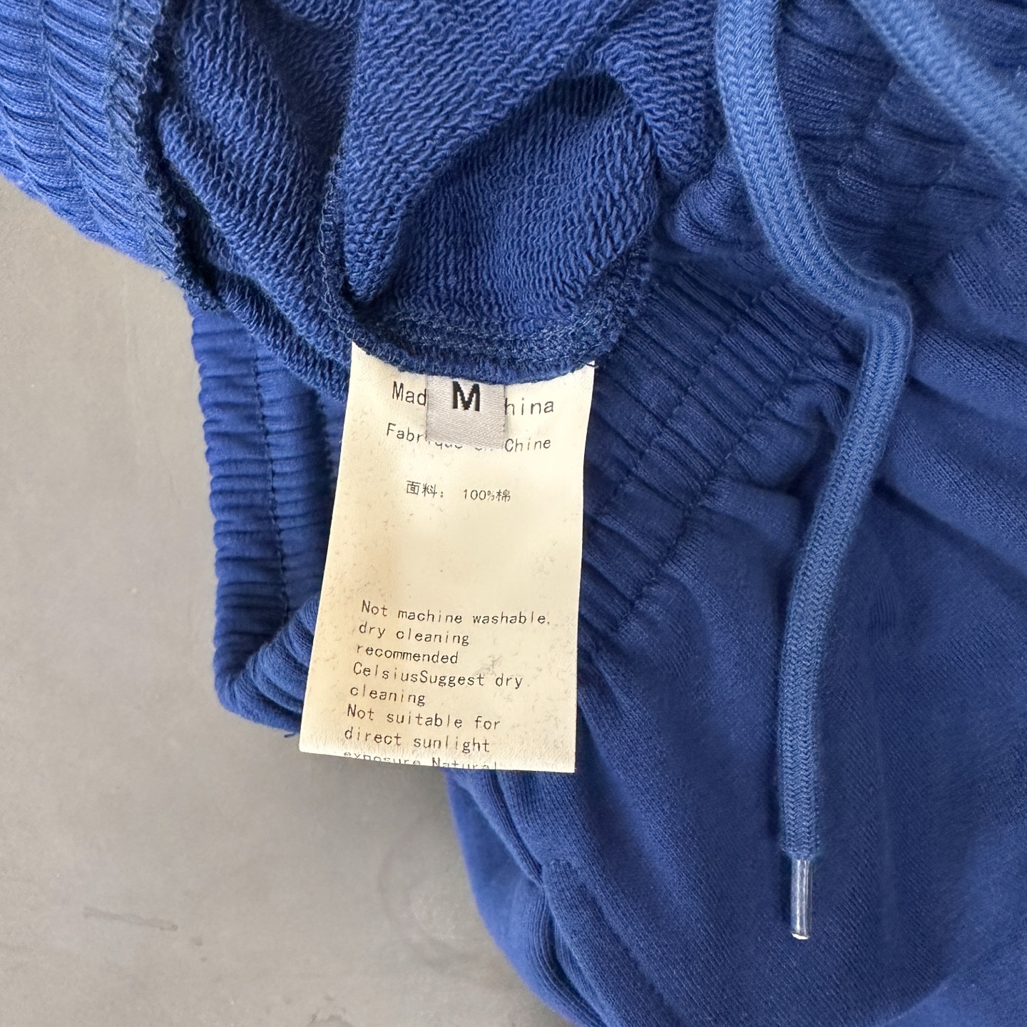 🌾巴黎 ｜ 新款休闲卫裤，成衣洗水加胶布印花工艺，男女同款，尺码sml