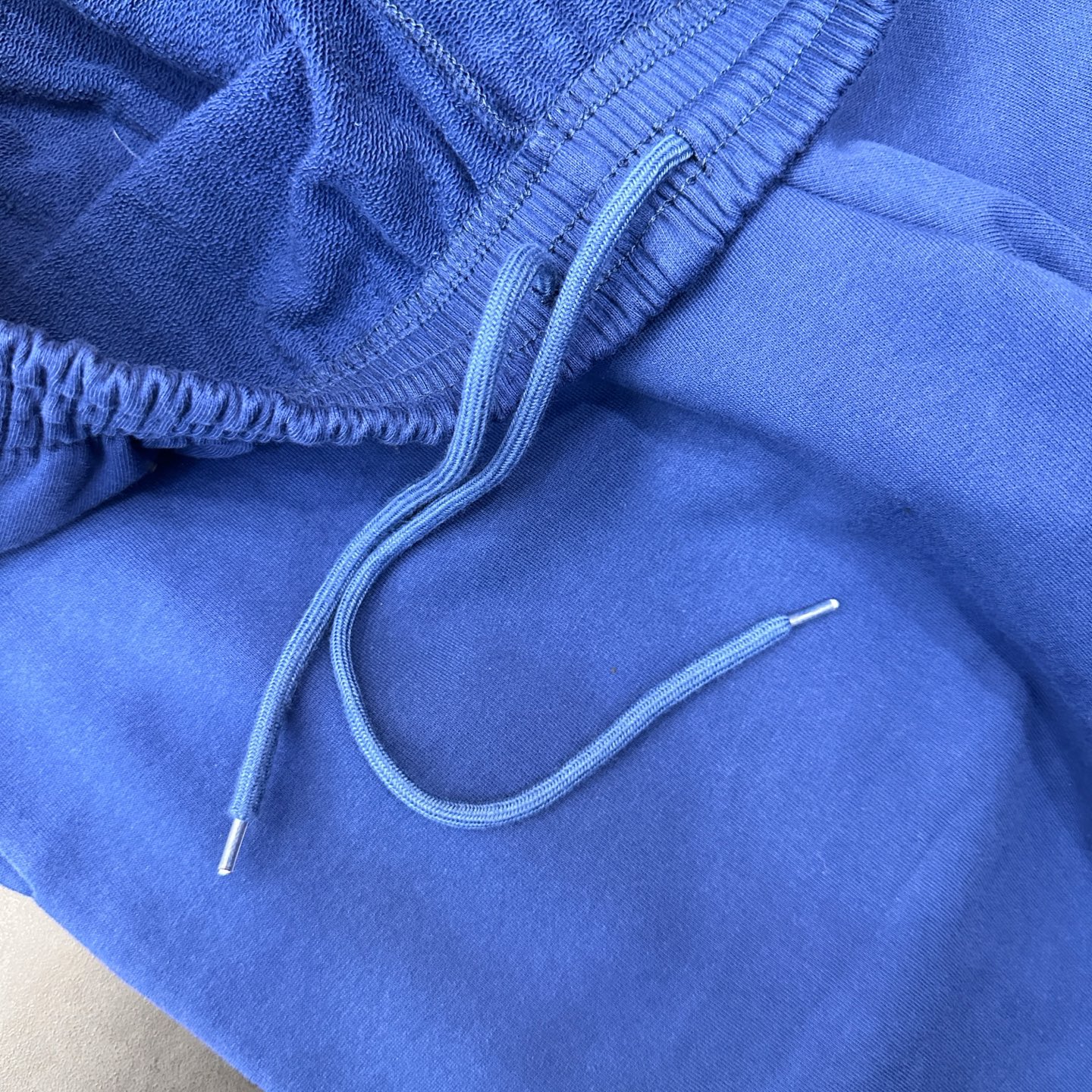 🌾巴黎 ｜ 新款休闲卫裤，成衣洗水加胶布印花工艺，男女同款，尺码sml