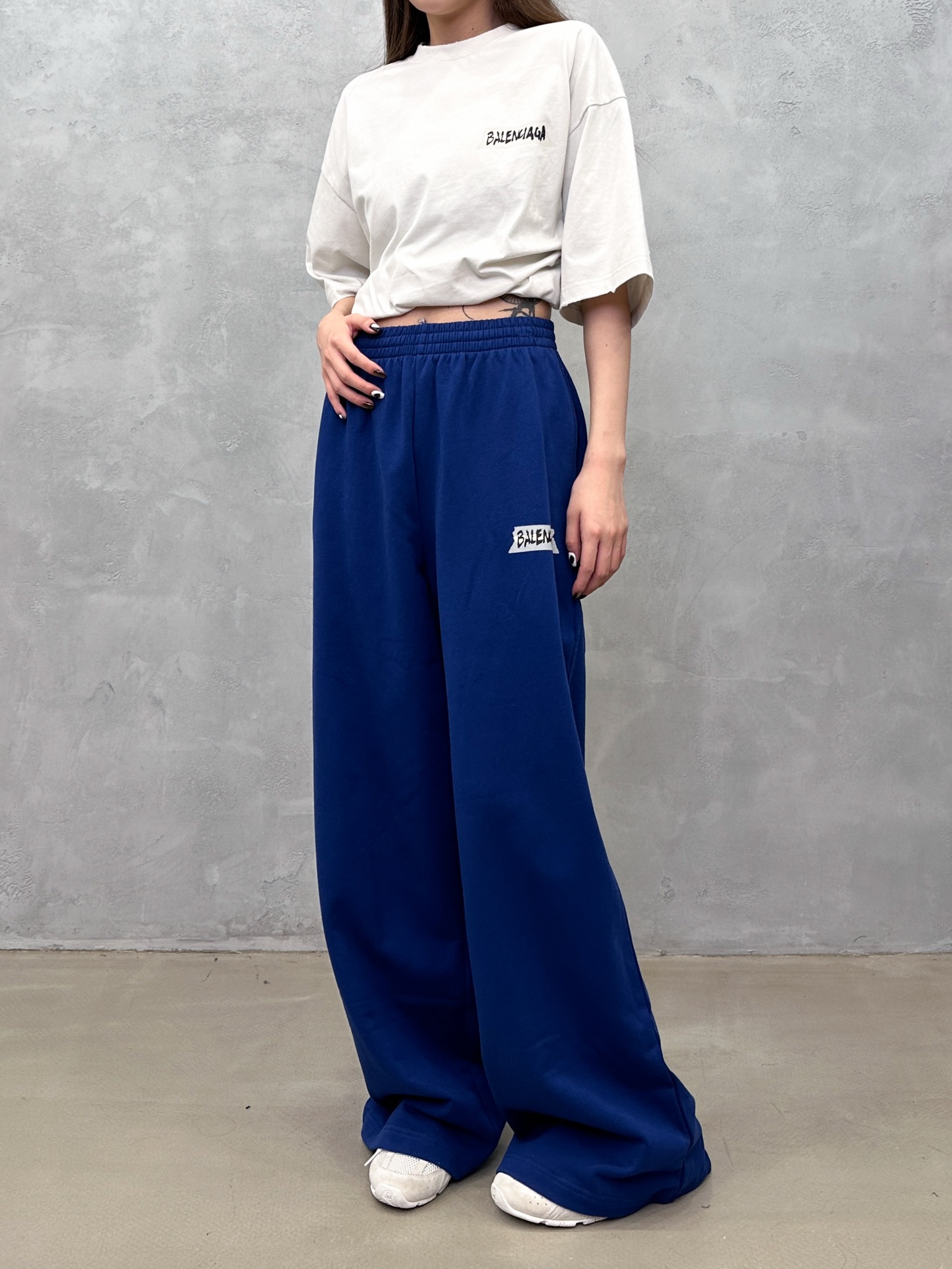 🌾巴黎 ｜ 新款休闲卫裤，成衣洗水加胶布印花工艺，男女同款，尺码sml