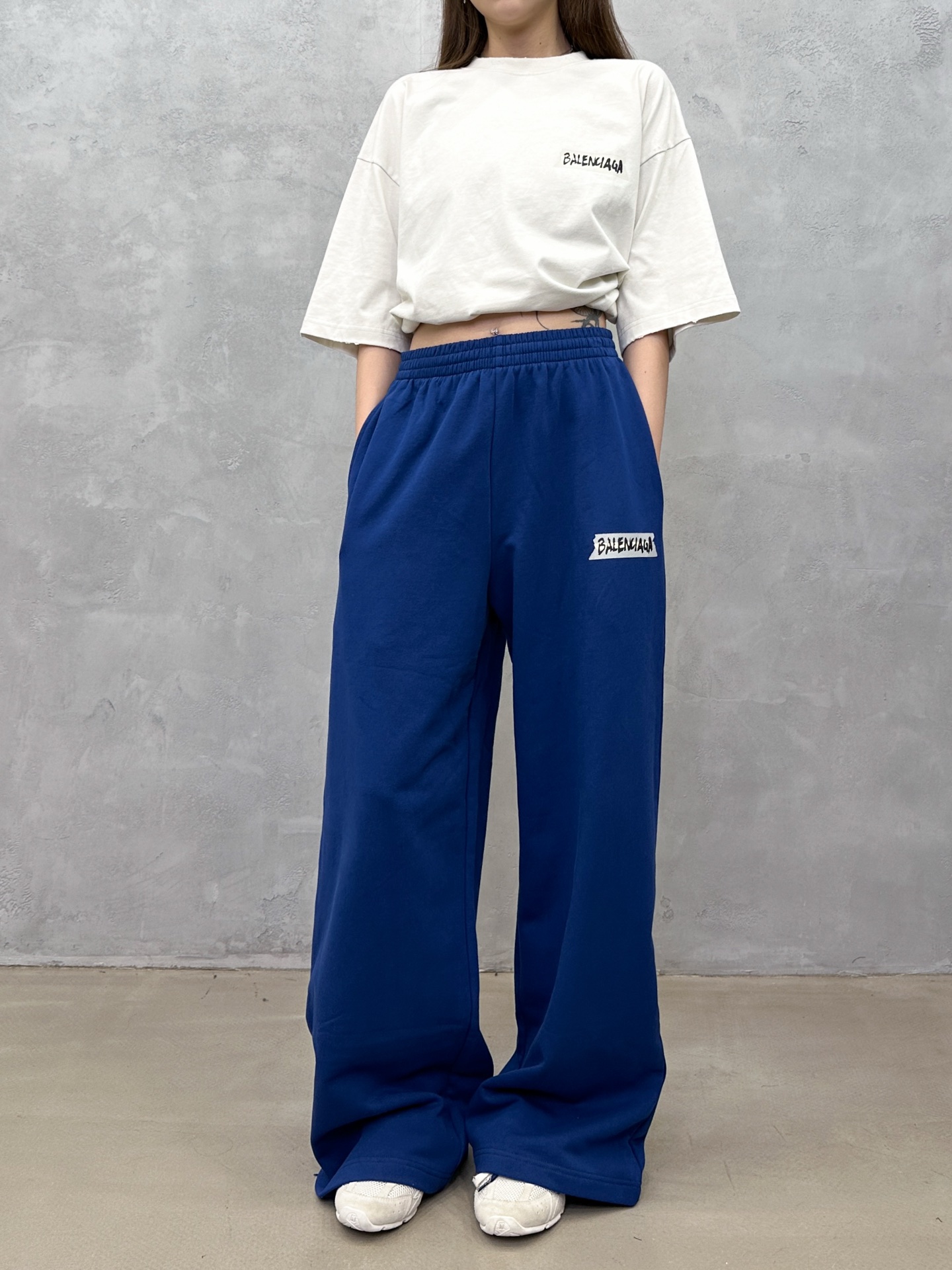 🌾巴黎 ｜ 新款休闲卫裤，成衣洗水加胶布印花工艺，男女同款，尺码sml