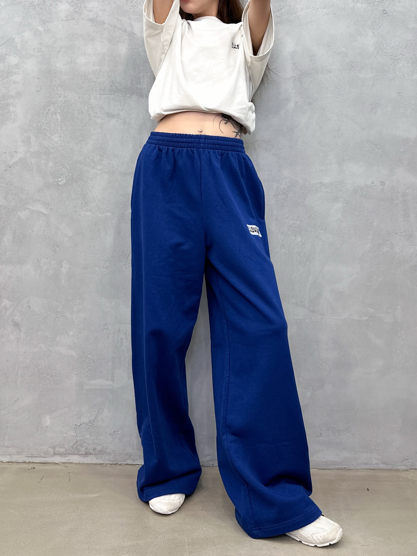 🌾巴黎 ｜ 新款休闲卫裤，成衣洗水加胶布印花工艺，男女同款，尺码sml