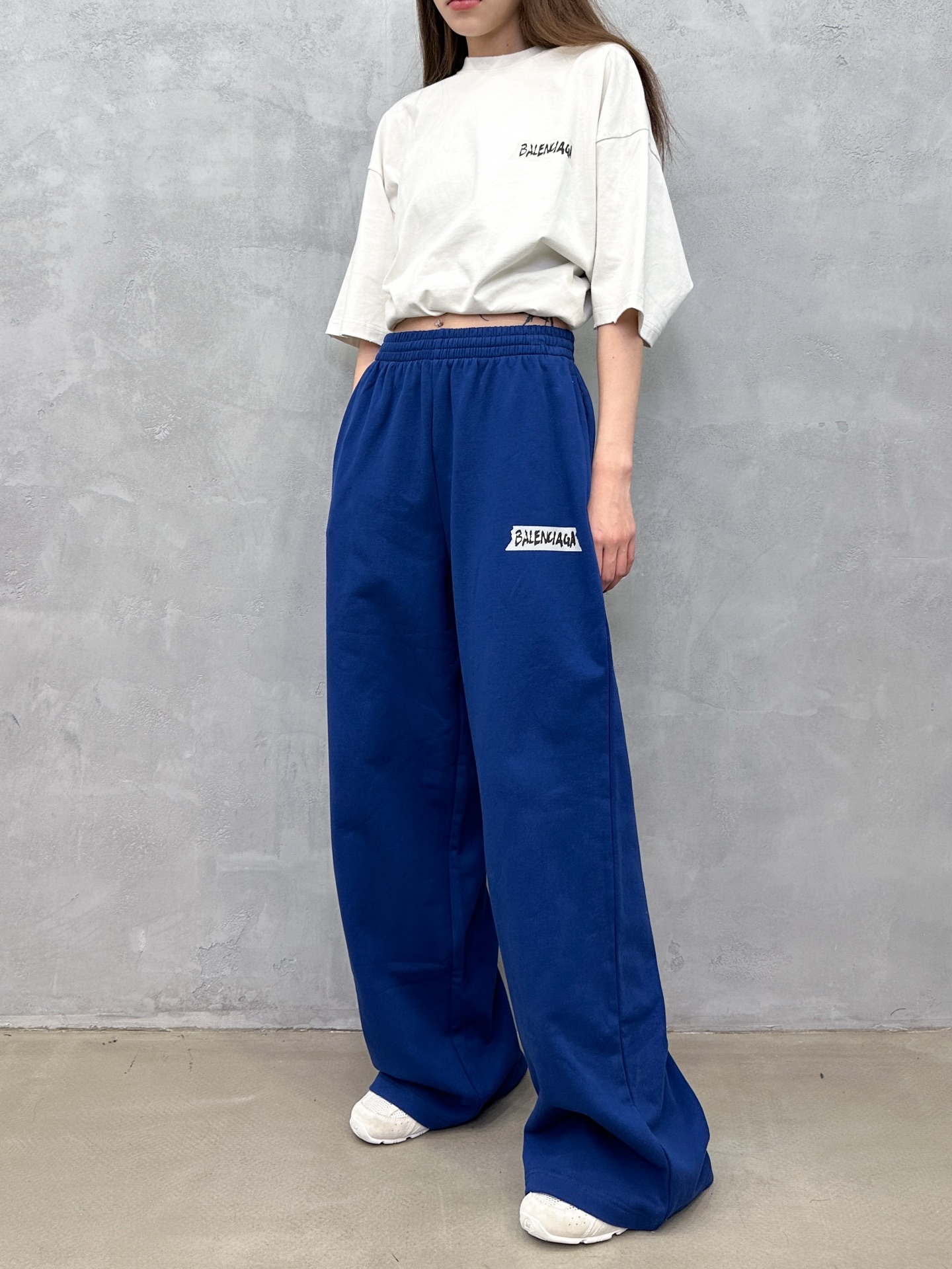 🌾巴黎 ｜ 新款休闲卫裤，成衣洗水加胶布印花工艺，男女同款，尺码sml