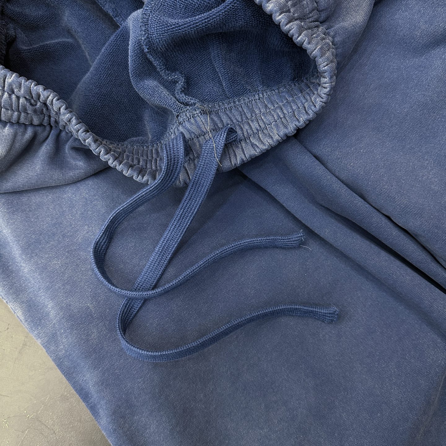 🌾巴黎 ｜ 新款休闲卫裤，成衣洗水炒色吊磨工艺加经典刺绣标，抓绒保暖面料，男女同款，尺码sml