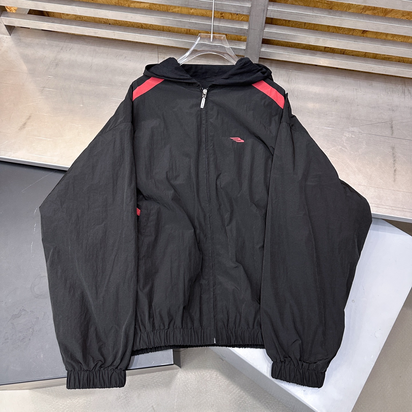 🌾巴黎 ｜ 新款双层外套，品牌经典刺绣标，成衣洗水撞色拼接做工，进口高密棉混纺防泼水面料加精梳全棉针织里