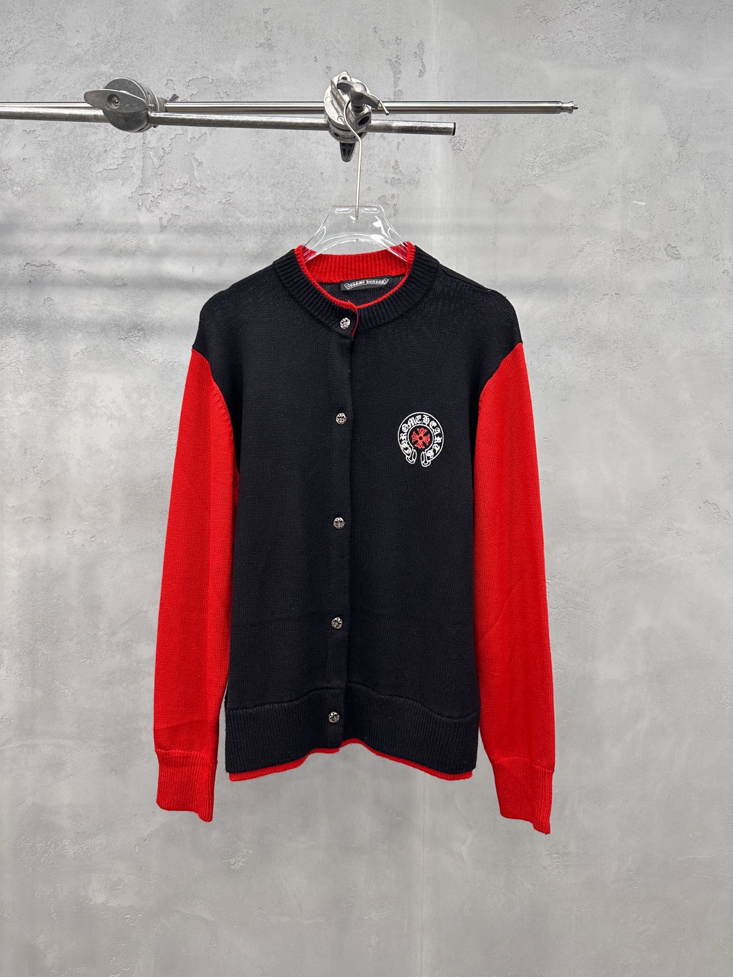 🌾克罗心 ｜ 新款羊毛开衫，经典前后印花标，羊毛混纺面料撞色做工，时尚休闲，尺码sml