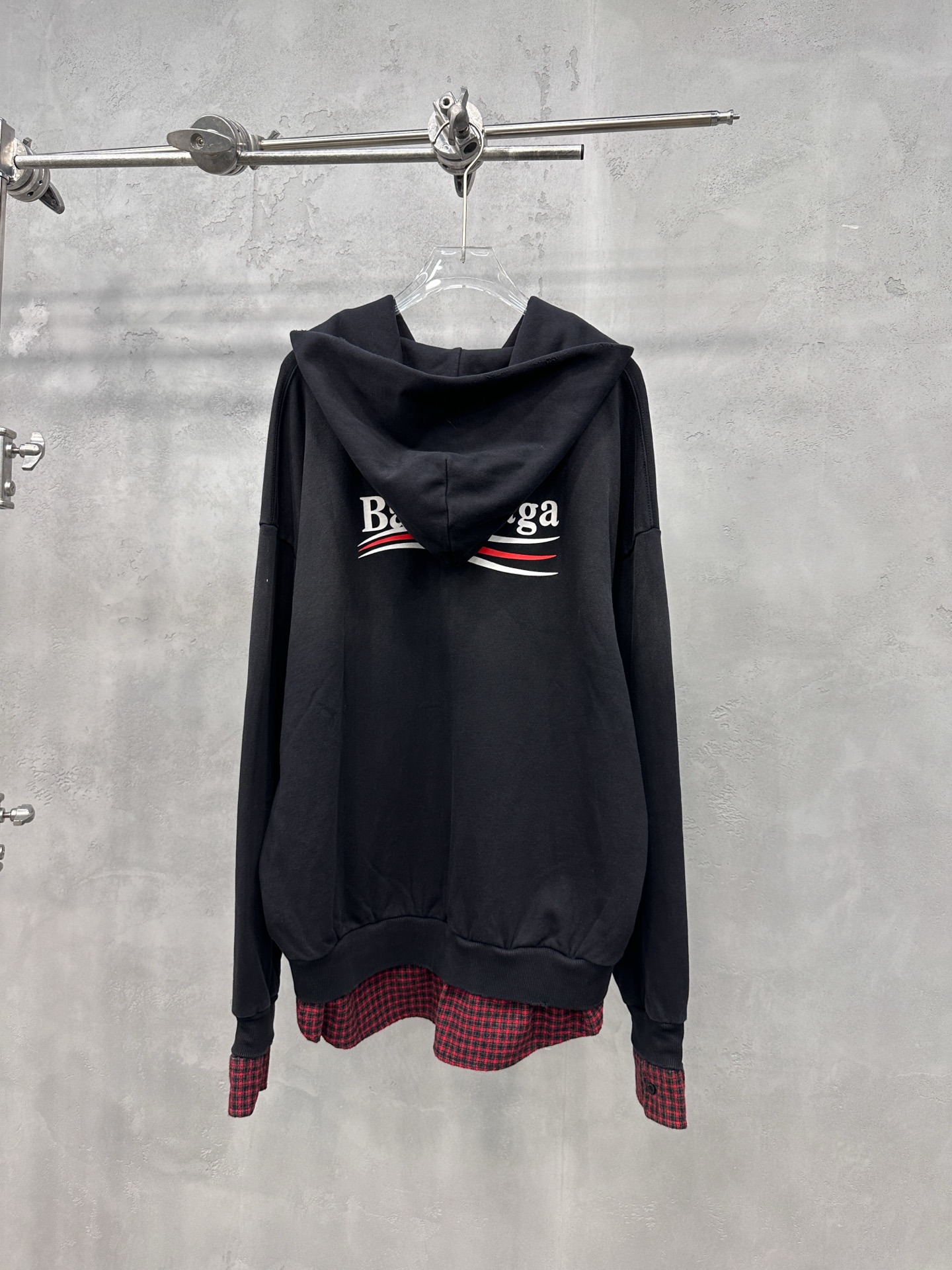 🌾巴黎 ｜ 新款拼接卫衣开衫，成衣洗水喷色吊磨工艺加前后印花，经典假两件拼接做工，男女同款，尺码sml