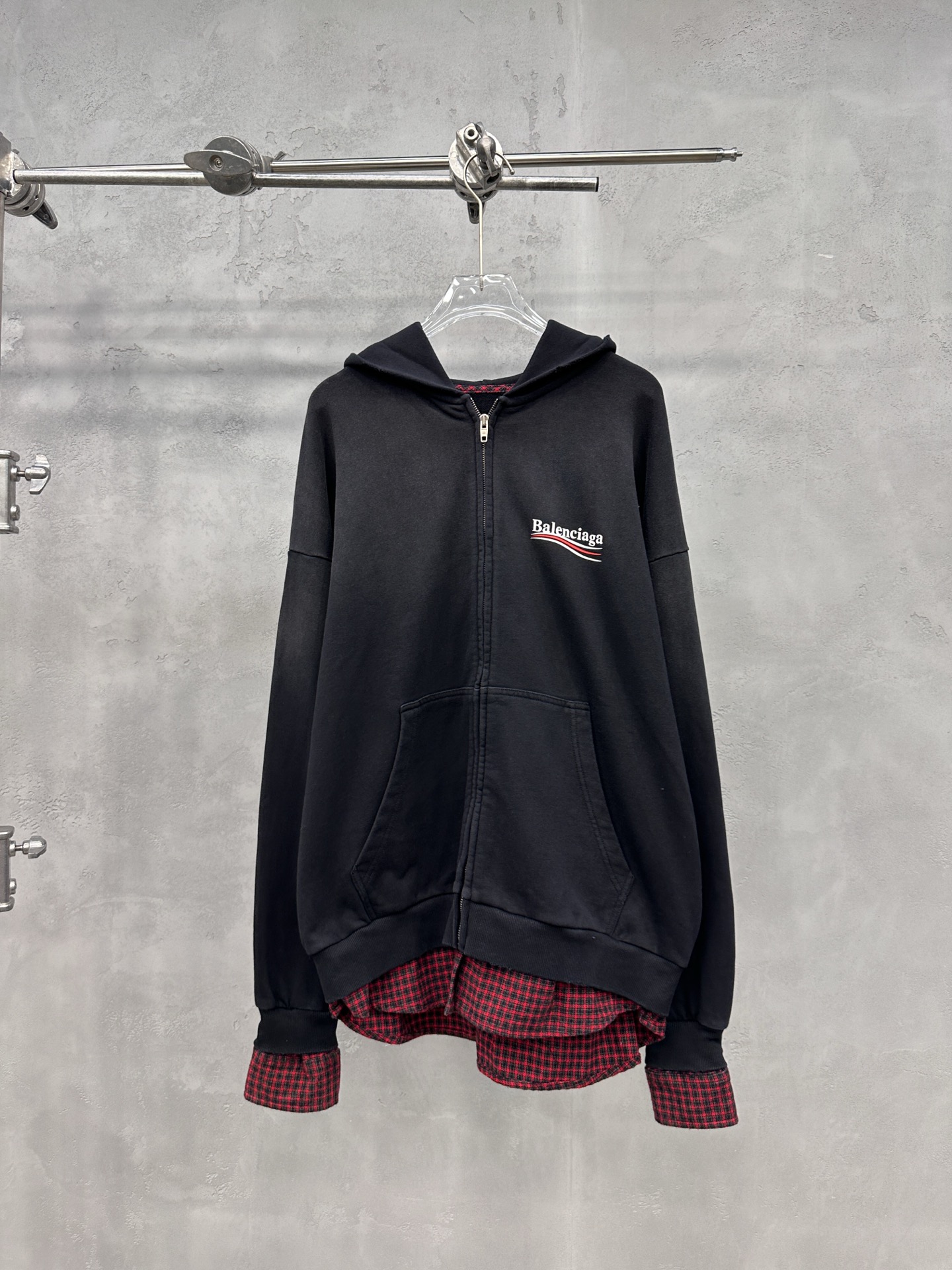 🌾巴黎 ｜ 新款拼接卫衣开衫，成衣洗水喷色吊磨工艺加前后印花，经典假两件拼接做工，男女同款，尺码sml