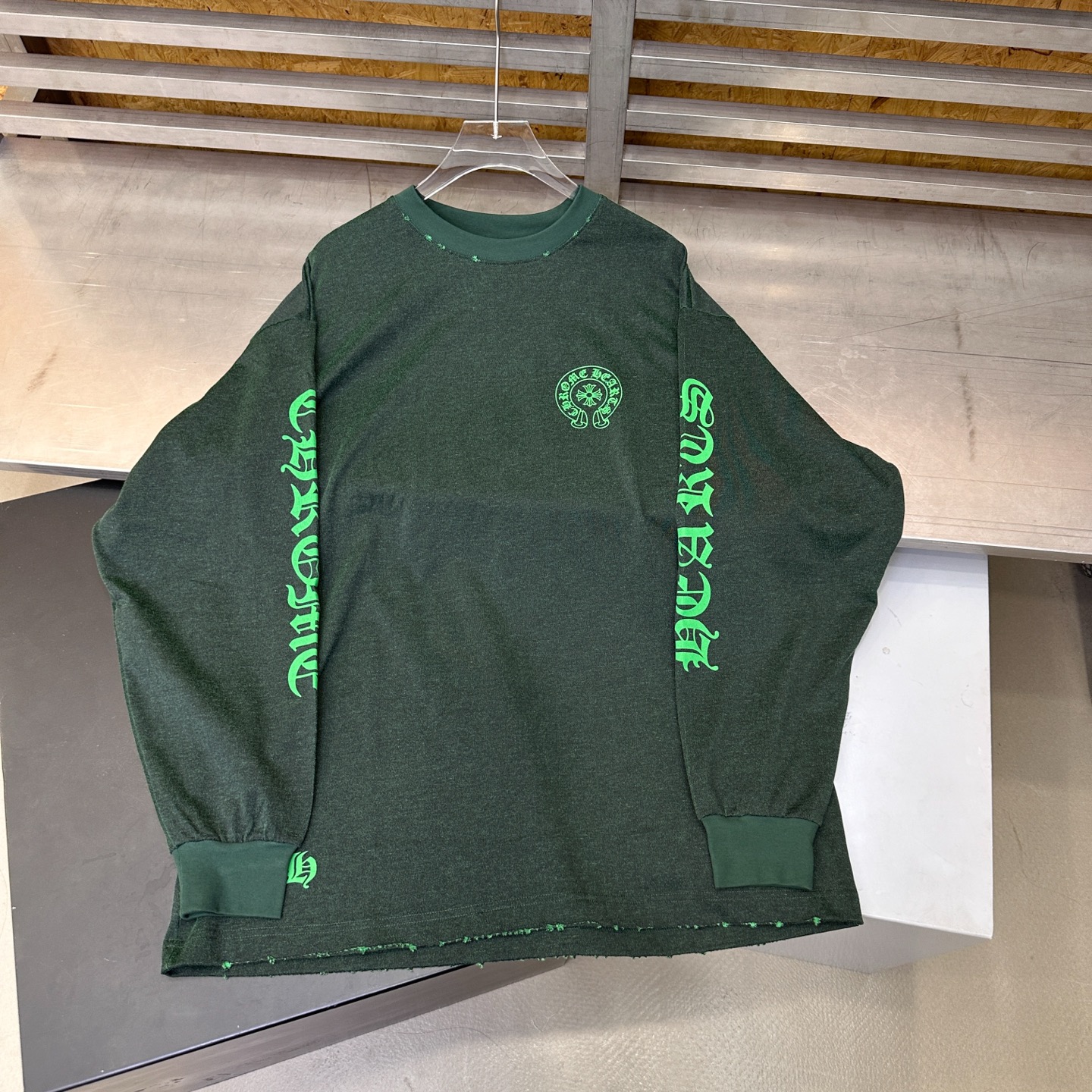 🌾克罗心 ｜ 新款长袖t，成衣洗水吊磨工艺加5处印花，特殊彩棉面料，男女同款，尺码sml