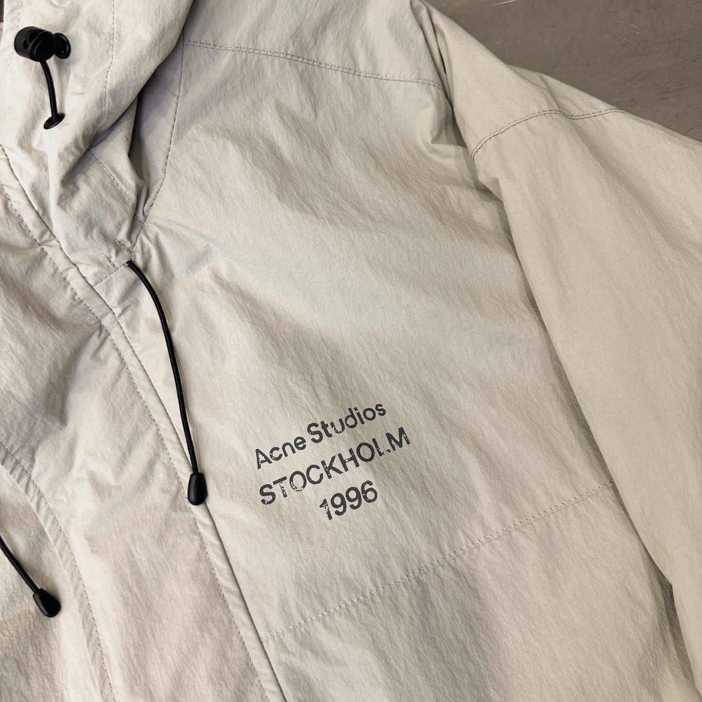 🌾Acne ｜ 新款休闲风衣，成衣洗水加经典印花标，双层做工，内里全棉色织格纹面料，休闲时尚，男女同款，