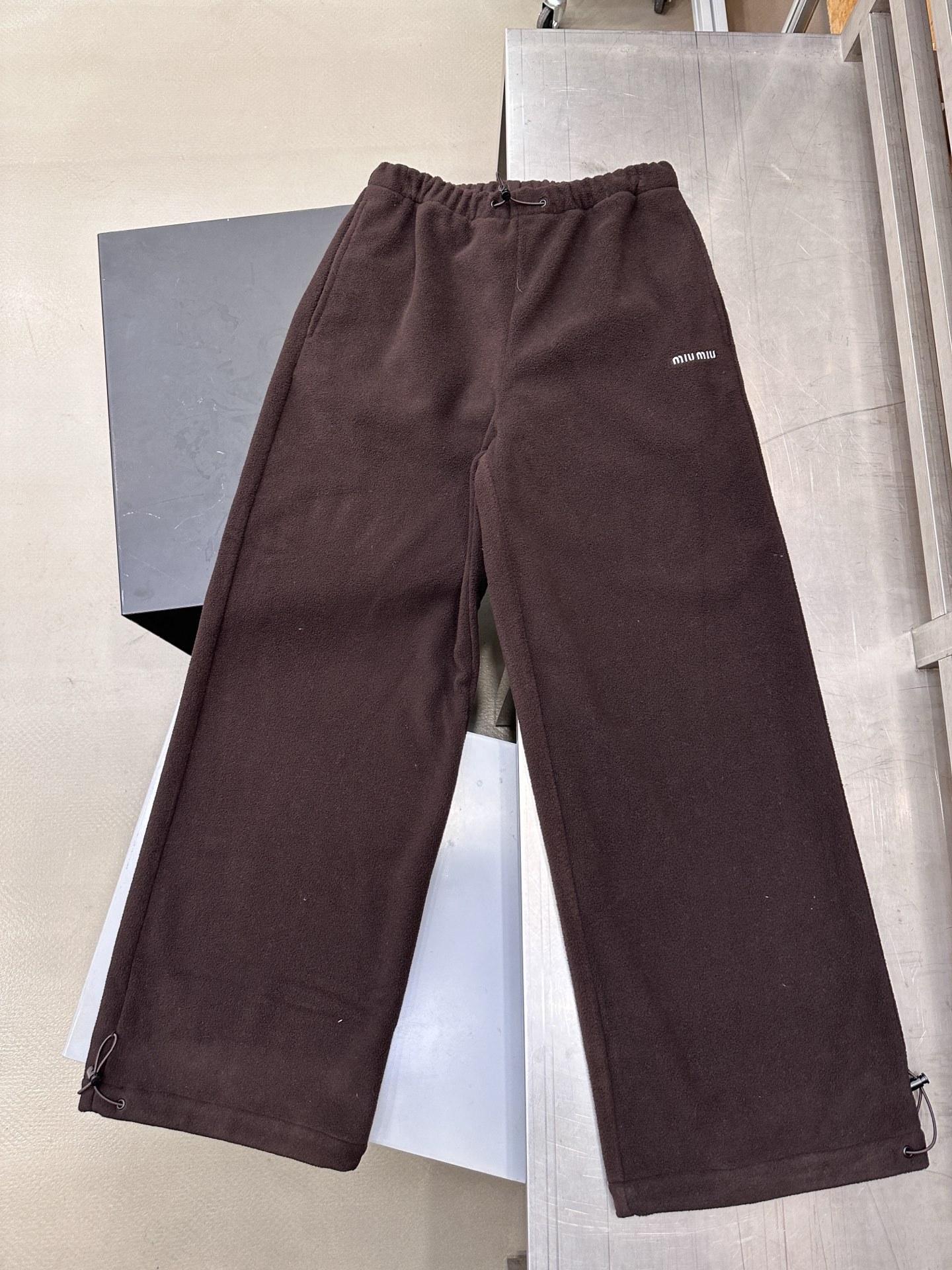 🌾Miu ｜ 新款休闲裤，经典刺绣标，高密摇粒绒保暖面料，休闲极简款式，尺码sml