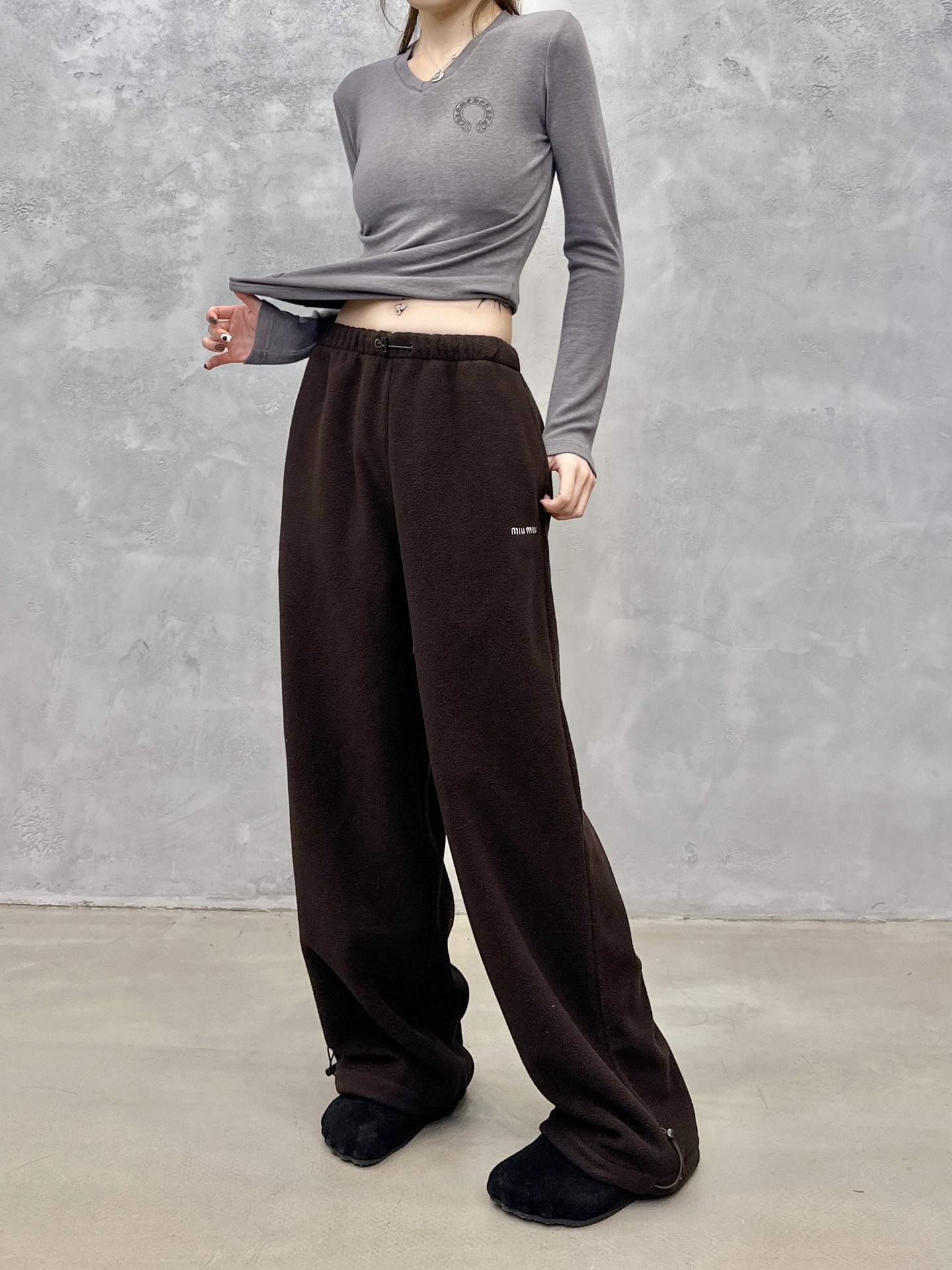 🌾Miu ｜ 新款休闲裤，经典刺绣标，高密摇粒绒保暖面料，休闲极简款式，尺码sml