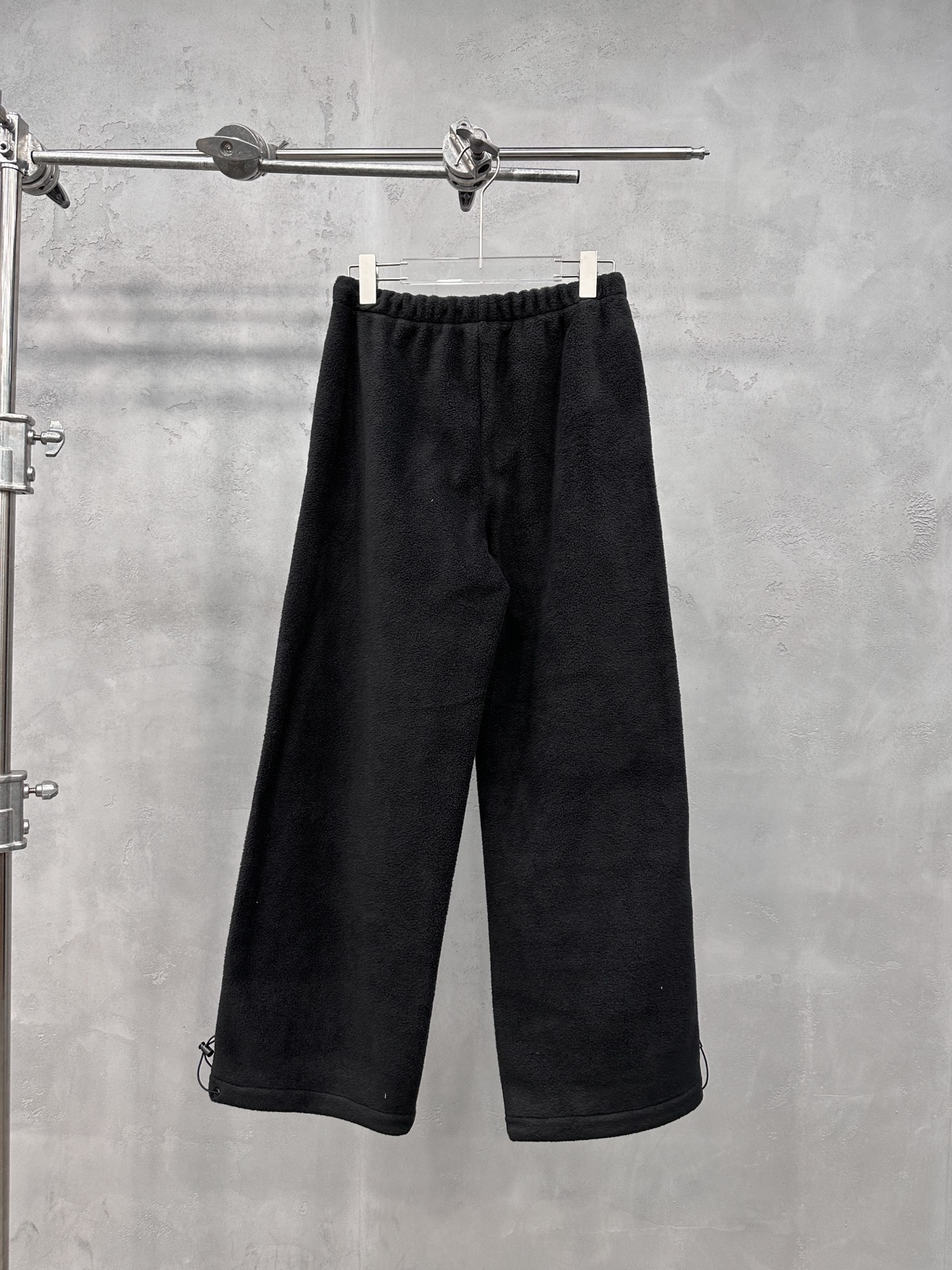 🌾Miu ｜ 新款休闲裤，经典刺绣标，高密摇粒绒保暖面料，休闲极简款式，尺码sml