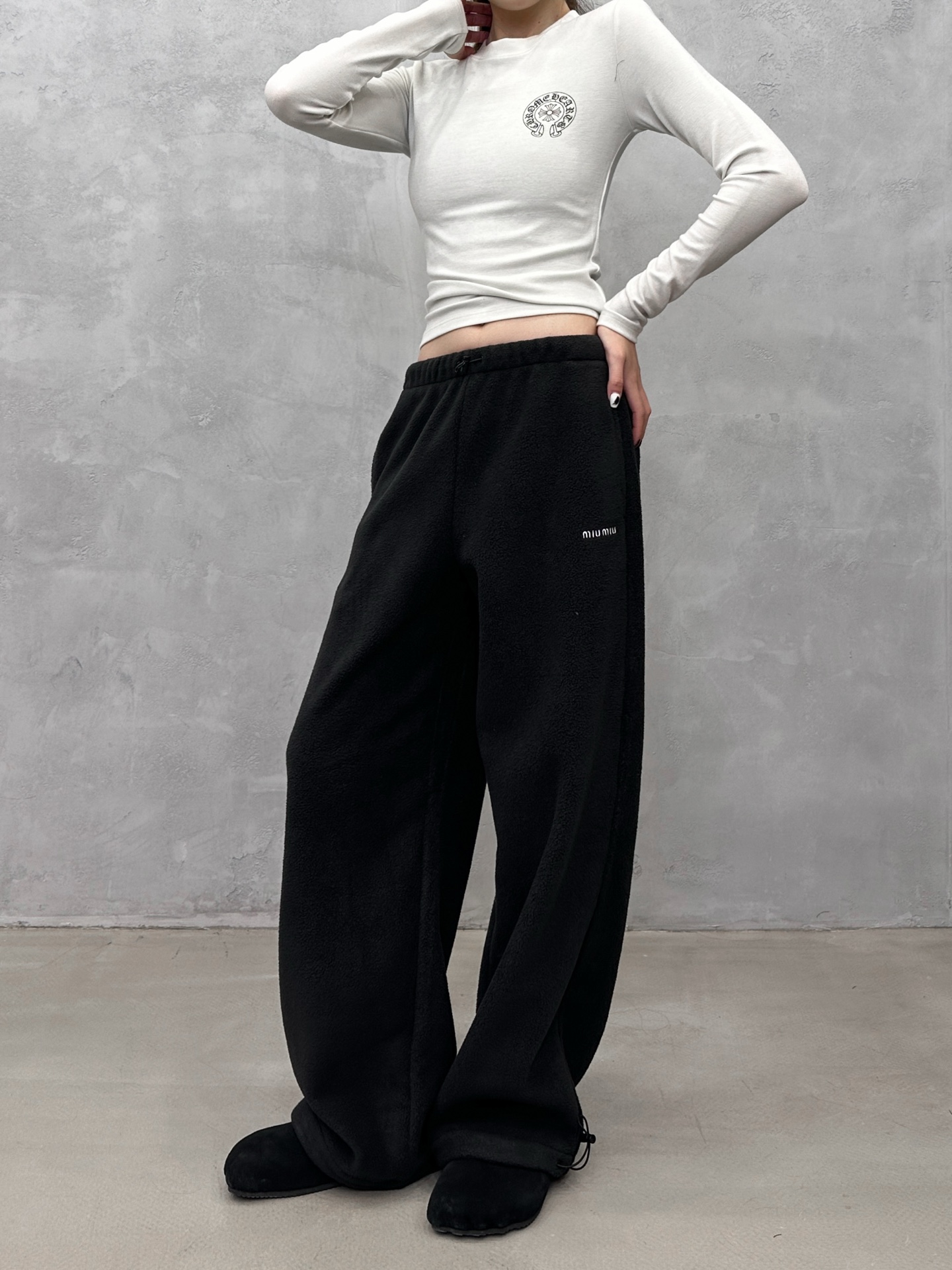 🌾Miu ｜ 新款休闲裤，经典刺绣标，高密摇粒绒保暖面料，休闲极简款式，尺码sml