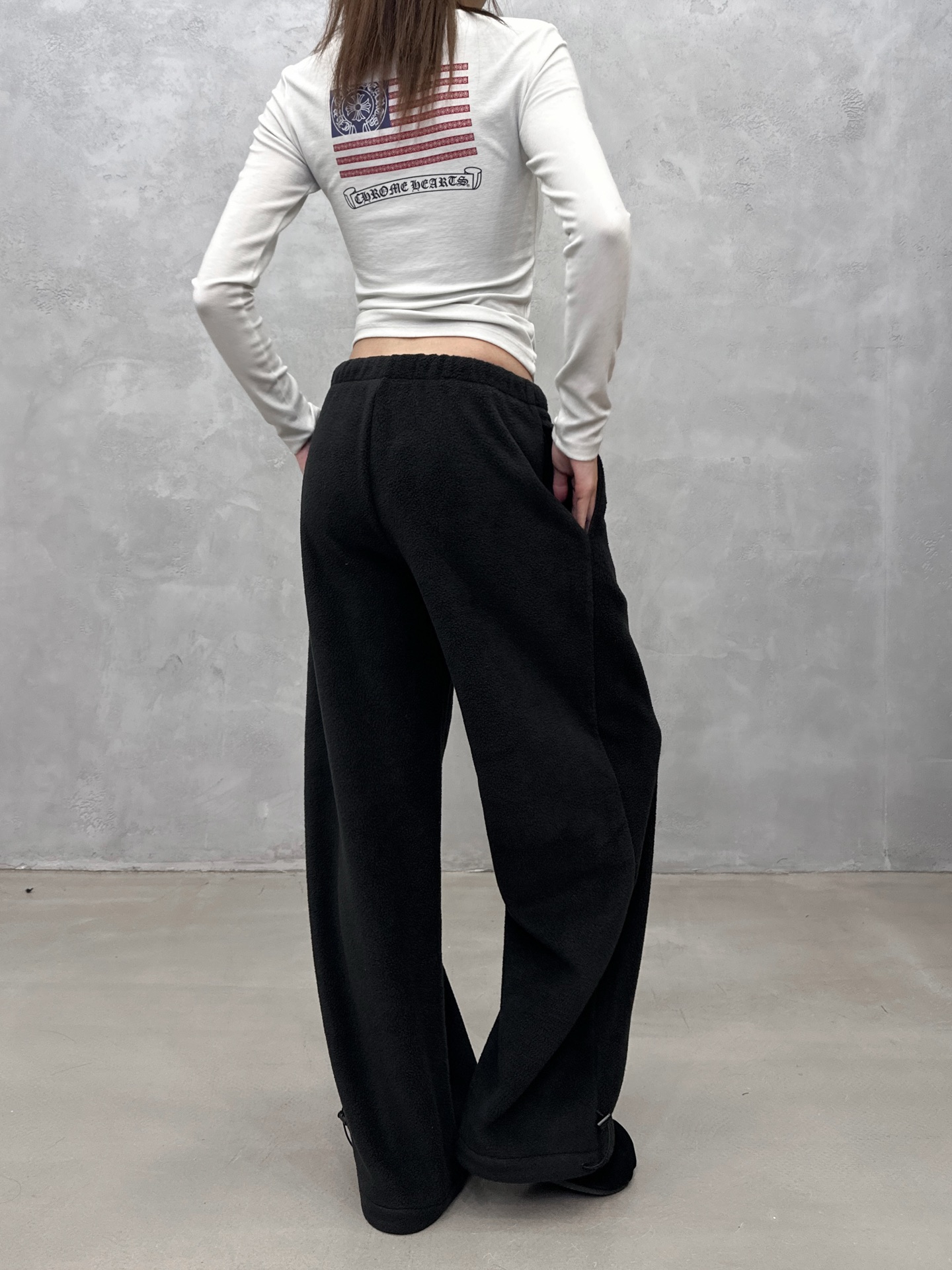 🌾Miu ｜ 新款休闲裤，经典刺绣标，高密摇粒绒保暖面料，休闲极简款式，尺码sml