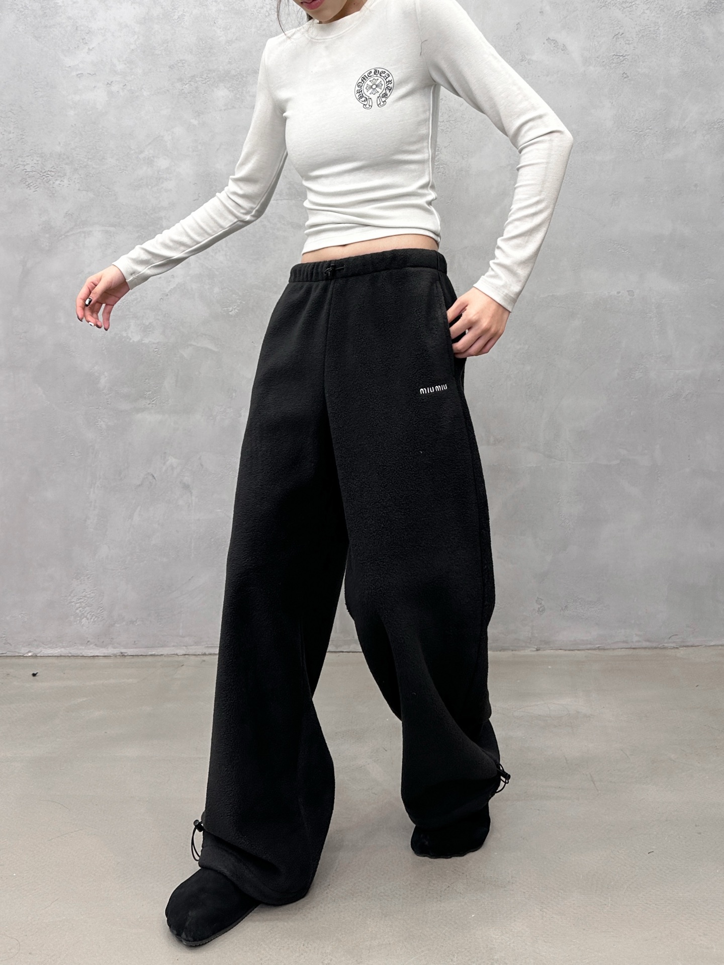 🌾Miu ｜ 新款休闲裤，经典刺绣标，高密摇粒绒保暖面料，休闲极简款式，尺码sml