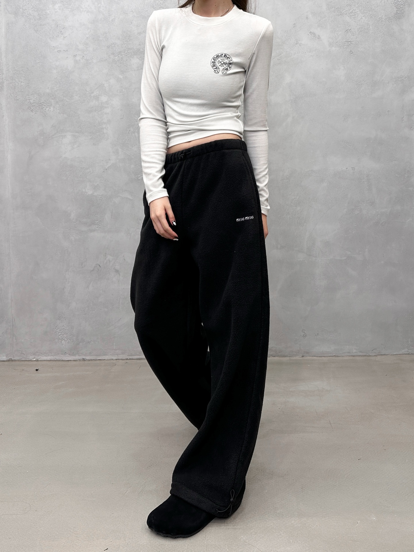 🌾Miu ｜ 新款休闲裤，经典刺绣标，高密摇粒绒保暖面料，休闲极简款式，尺码sml