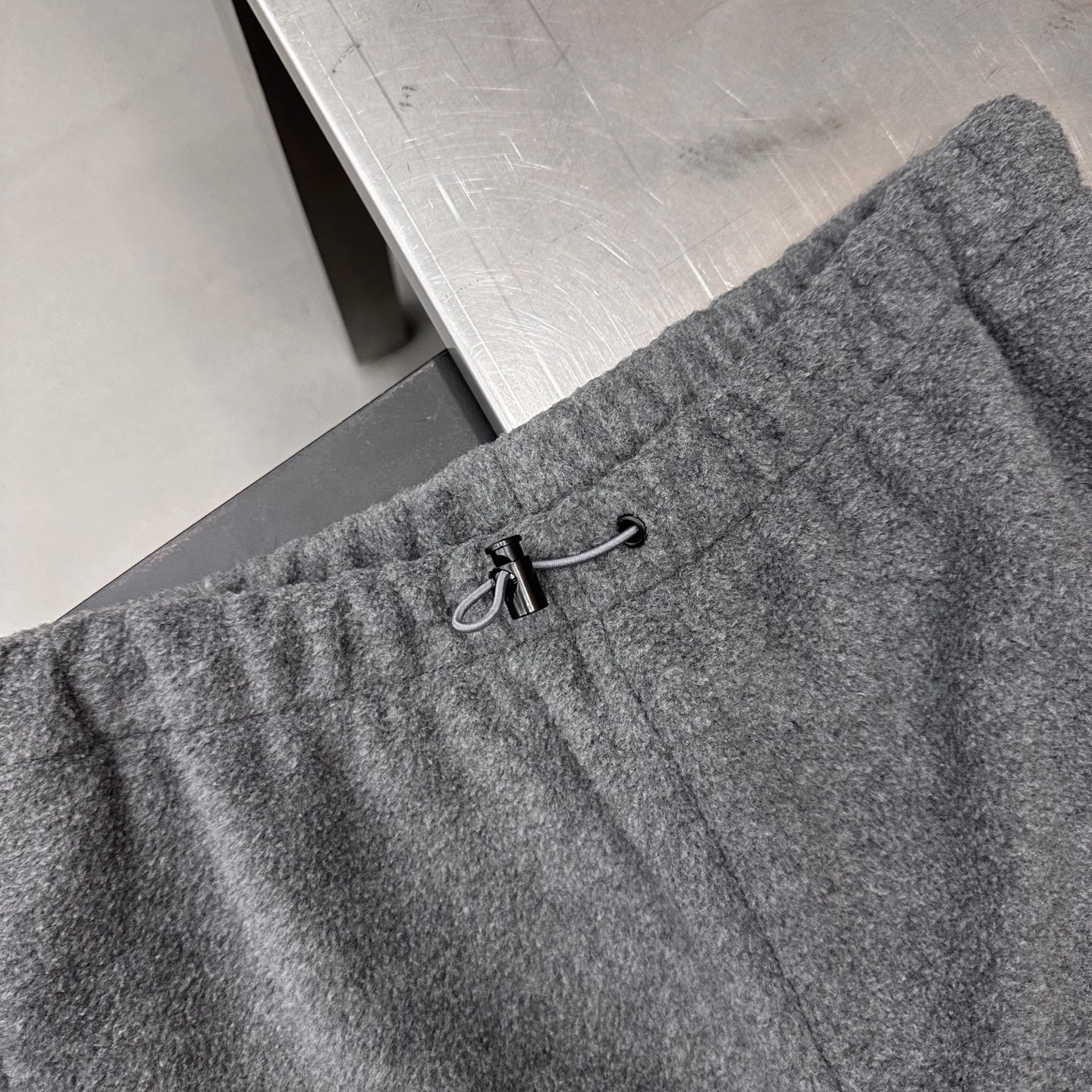 🌾Miu ｜ 新款休闲裤，经典刺绣标，高密摇粒绒保暖面料，休闲极简款式，尺码sml