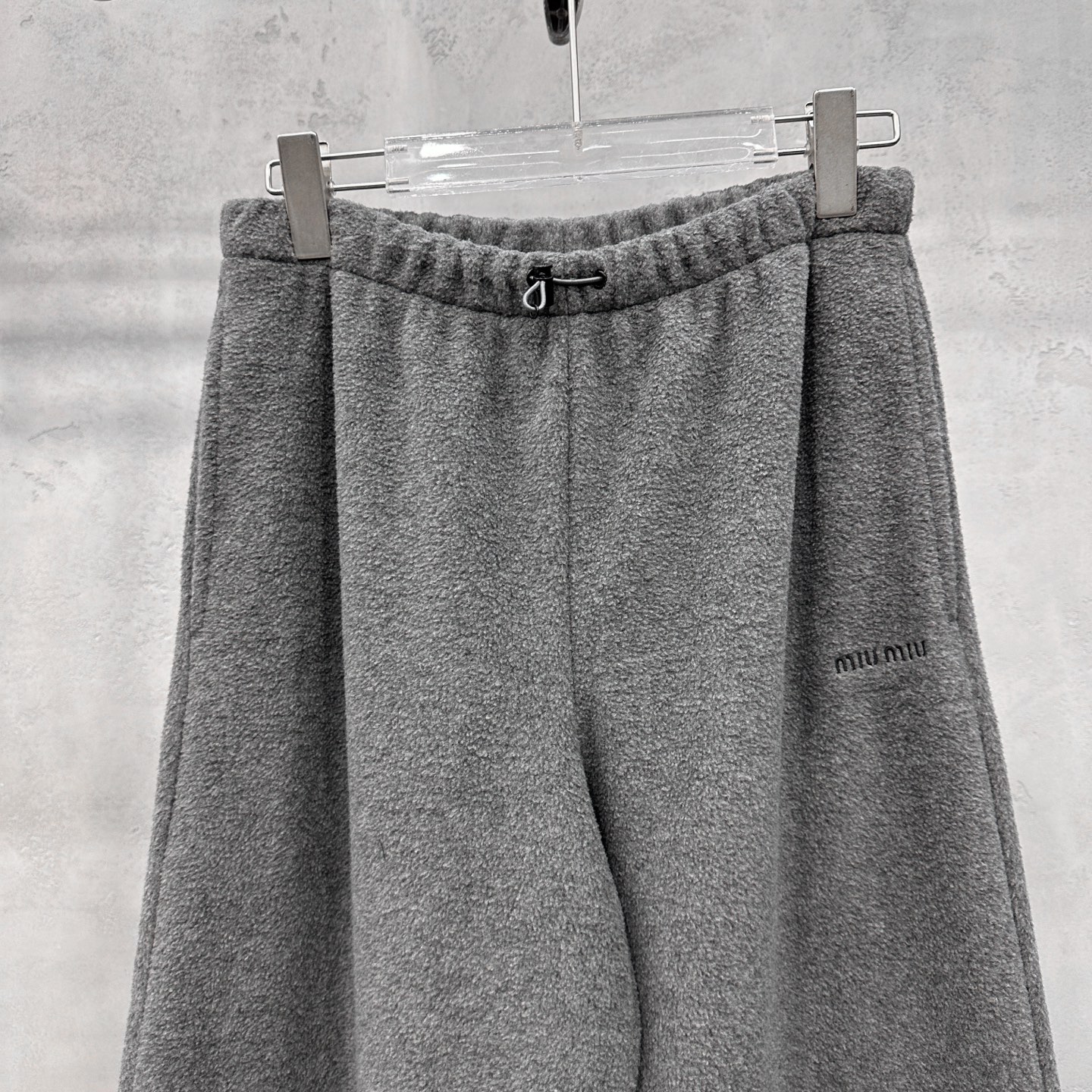 🌾Miu ｜ 新款休闲裤，经典刺绣标，高密摇粒绒保暖面料，休闲极简款式，尺码sml