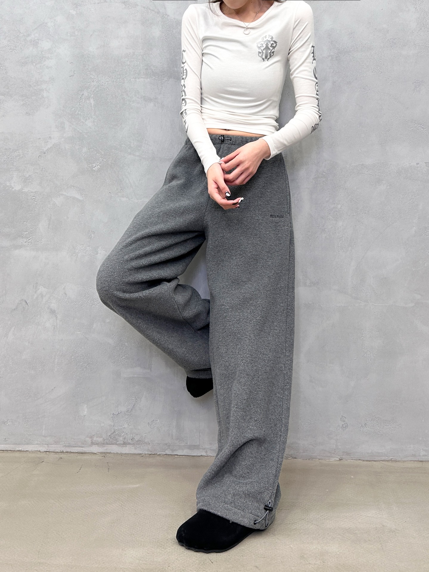 🌾Miu ｜ 新款休闲裤，经典刺绣标，高密摇粒绒保暖面料，休闲极简款式，尺码sml