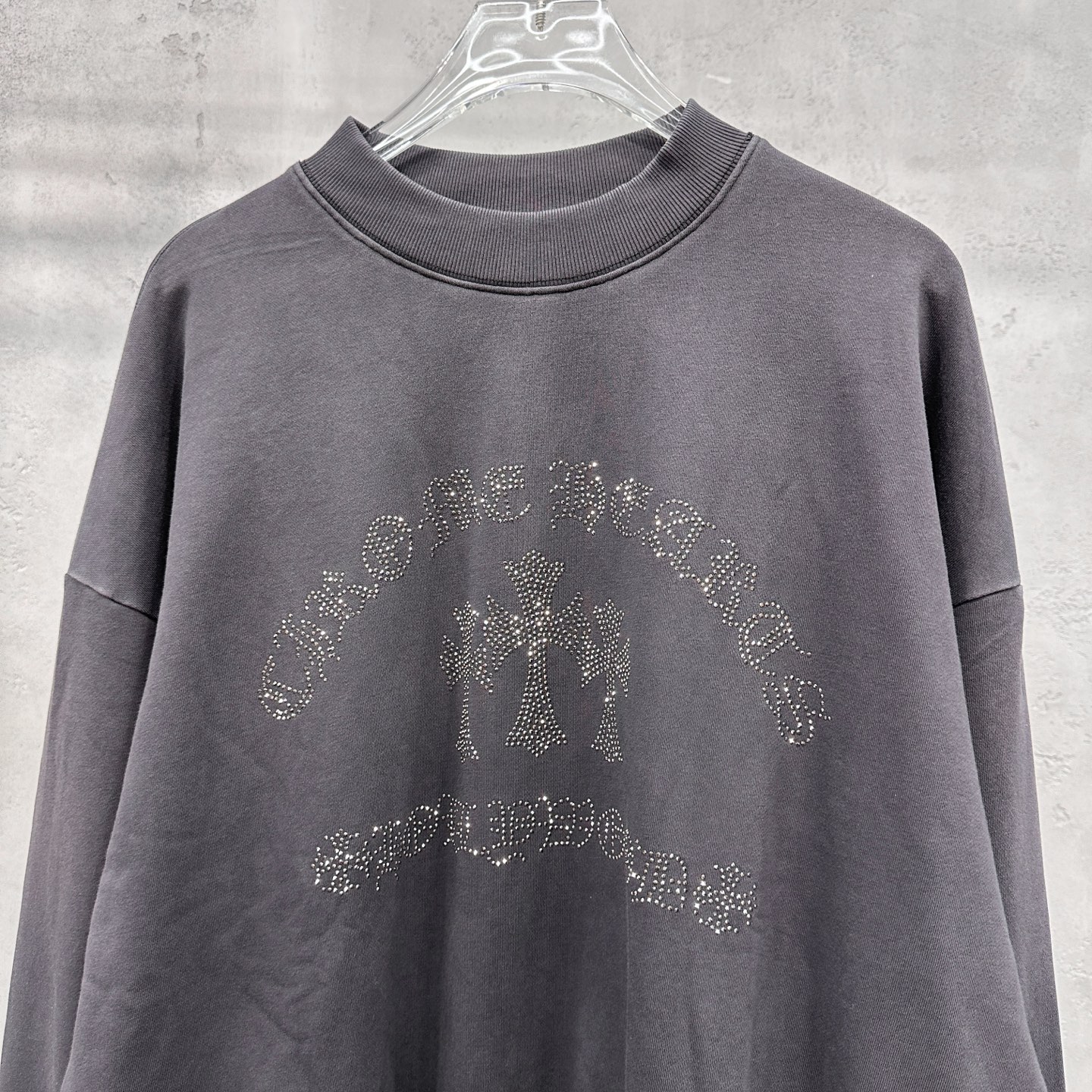 🌾克罗心 ｜ 新款圆领卫衣，成衣洗水喷色吊磨工艺加烫钻，男女同款，尺码sml