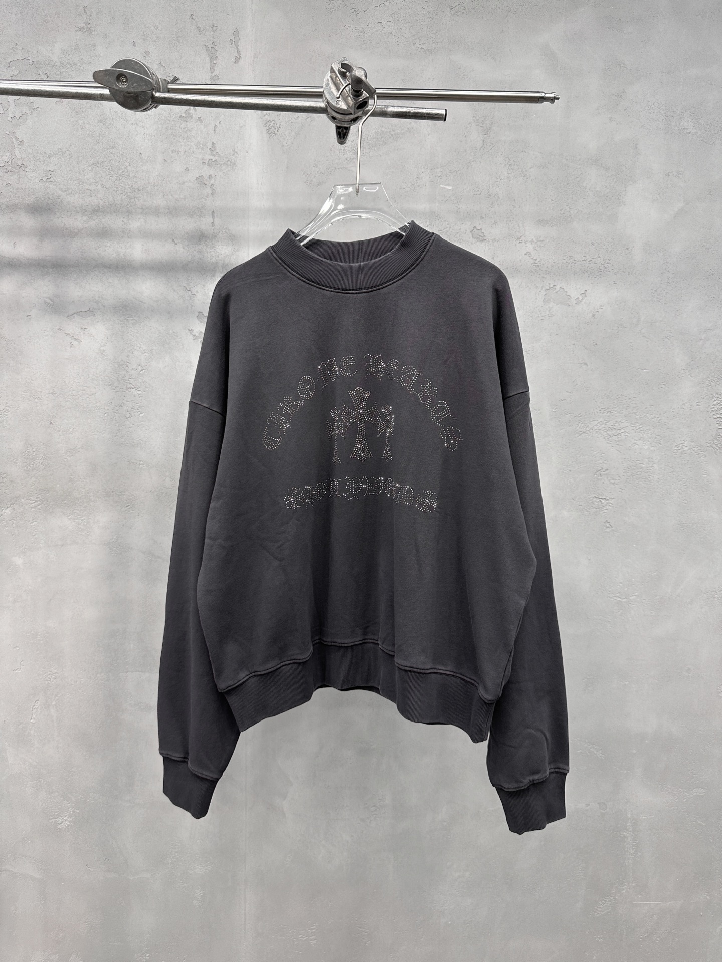 🌾克罗心 ｜ 新款圆领卫衣，成衣洗水喷色吊磨工艺加烫钻，男女同款，尺码sml