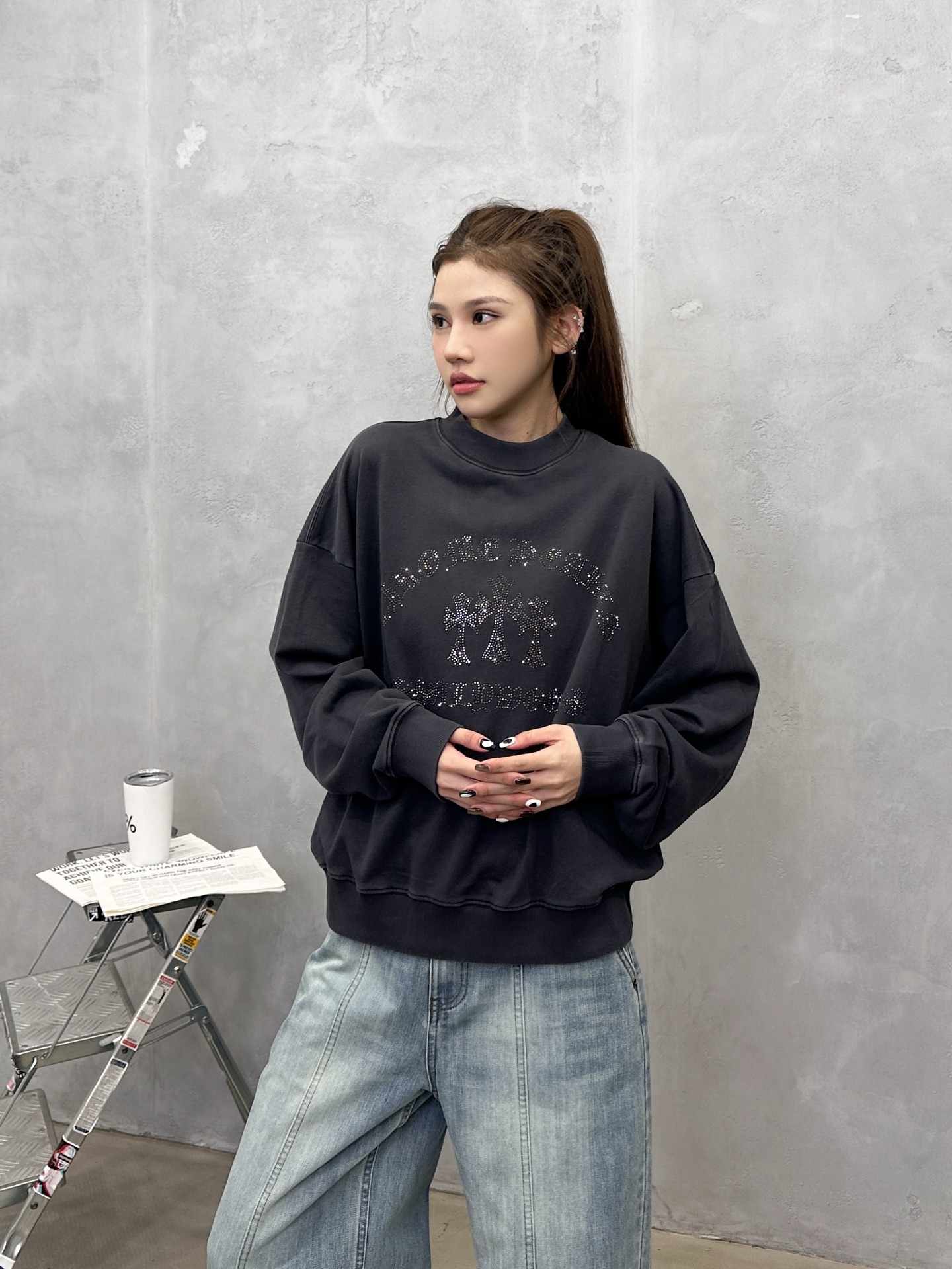 🌾克罗心 ｜ 新款圆领卫衣，成衣洗水喷色吊磨工艺加烫钻，男女同款，尺码sml