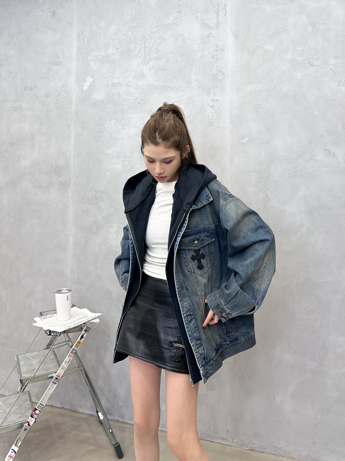 🌾克罗心 ｜ 新款牛仔外套，成衣洗水喷色加手工车十字标工艺，经典针梭织拼接真两件款式，男女同款，尺码sm