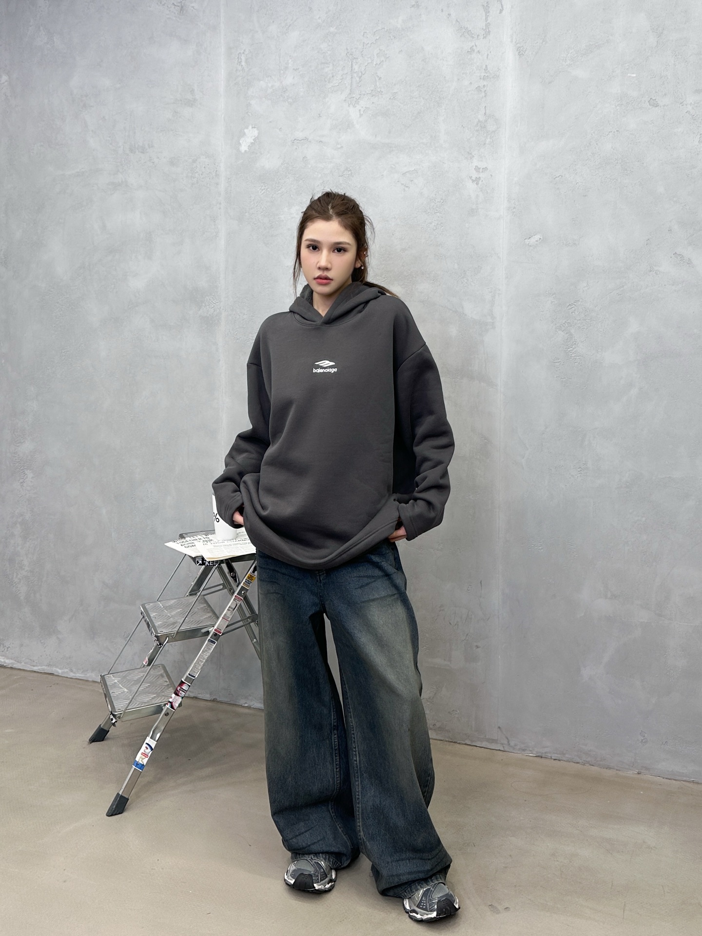 🌾巴黎 ｜ 新款保暖卫衣，前后刺绣标，保暖空气层面料，男女同款，尺码sml