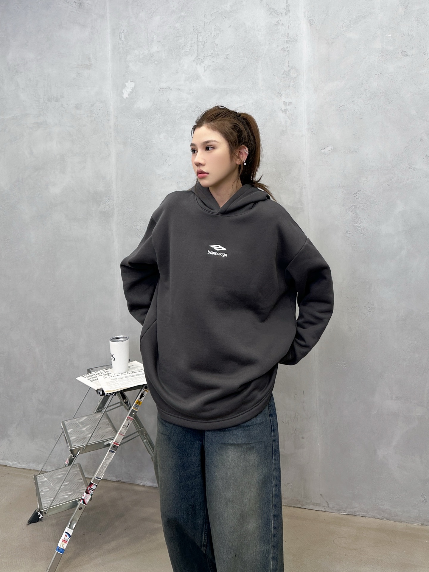 🌾巴黎 ｜ 新款保暖卫衣，前后刺绣标，保暖空气层面料，男女同款，尺码sml