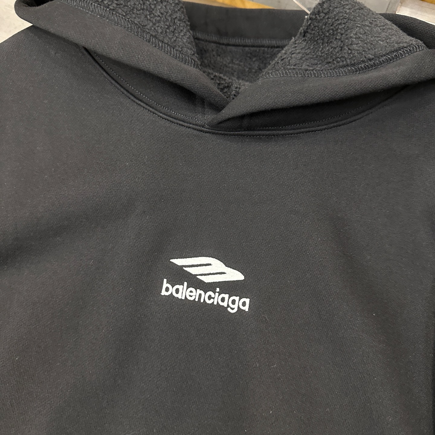 🌾巴黎 ｜ 新款保暖卫衣，前后刺绣标，保暖空气层面料，男女同款，尺码sml