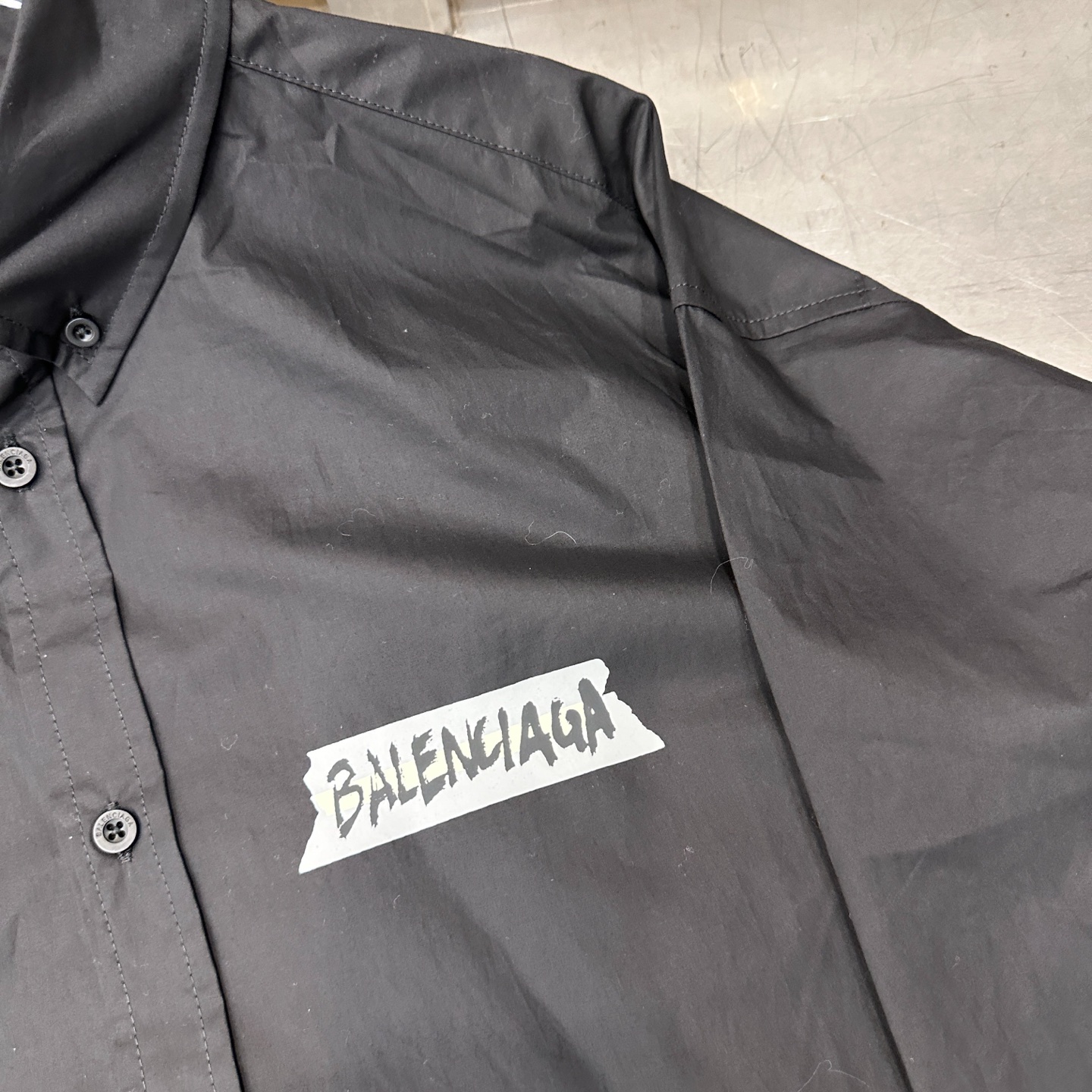 🌾巴黎 ｜ 新款休闲衬衣，成衣洗水加软工艺，多层次仿胶布印花，日本进口高密全棉衬衣面料，男女同款，尺码s