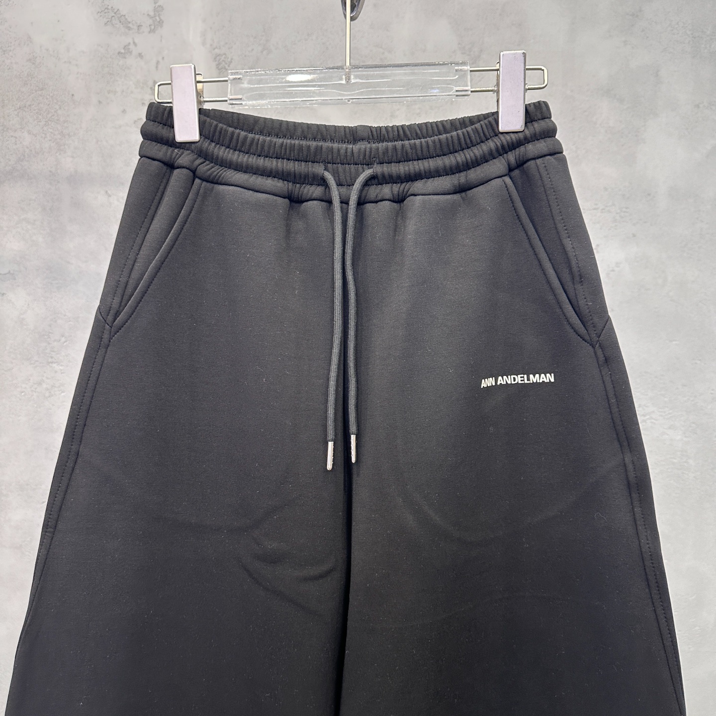 Ann ｜ 新款休闲卫裤，进口高密空气层面料，时尚简洁直筒卫裤版型兼容性超强，男女同款，尺码sml