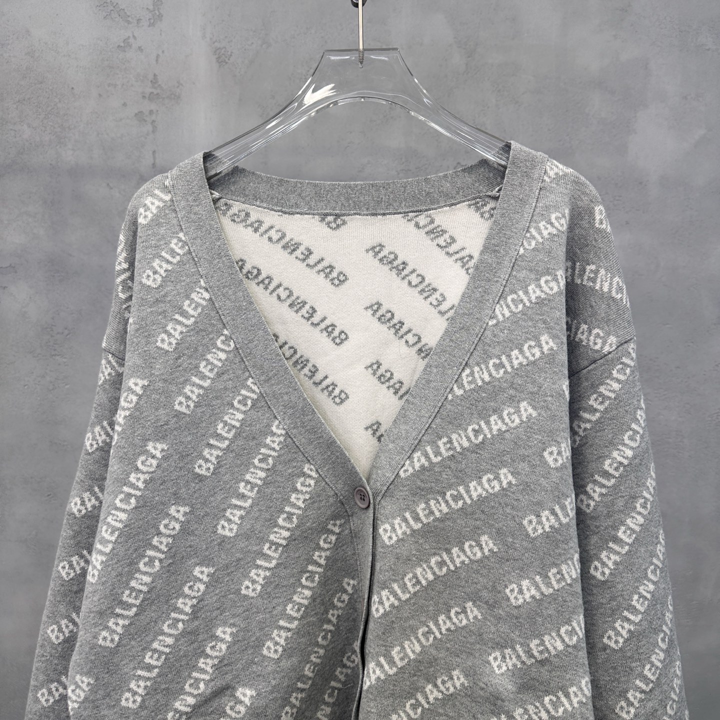 巴黎 ｜ 新款毛衣开衫，品牌经典logo色织开衫款式，时尚休闲，尺码sml