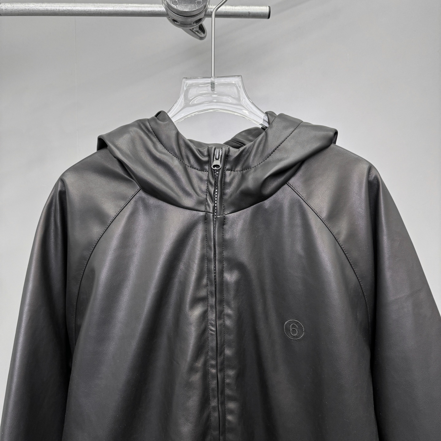 mm6 ｜ 新款棉夹克，进口环保pu面料，经典休闲棉服款式，男女同款，保暖性强，尺码sml