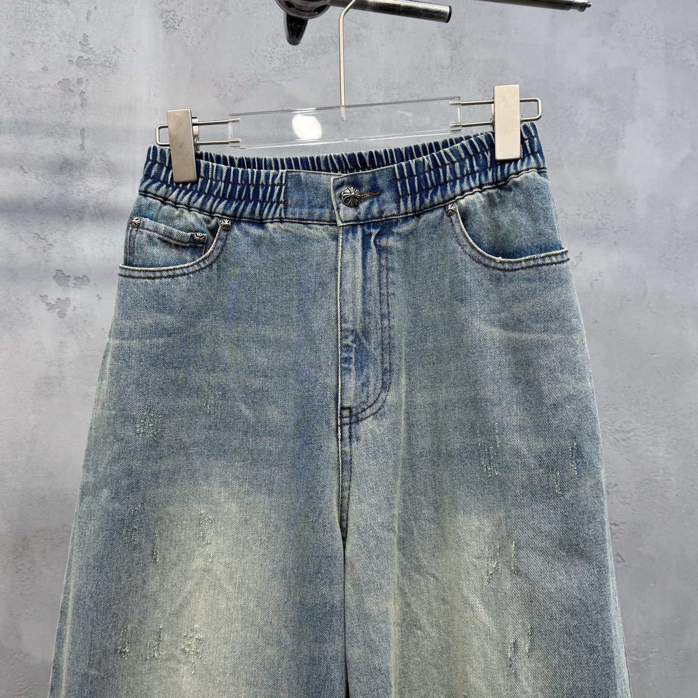 克罗心 ｜ 新款牛仔裤，成衣洗水喷色泥浆工艺，松紧腰款式设计，休闲时尚，尺码sml