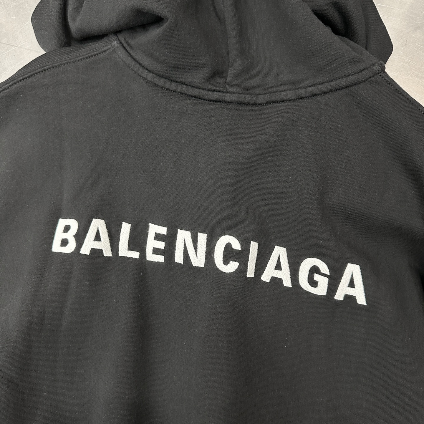 巴黎 ｜ 新款连帽卫衣，成衣洗水加前后刺绣工艺，男女同款，尺码sml