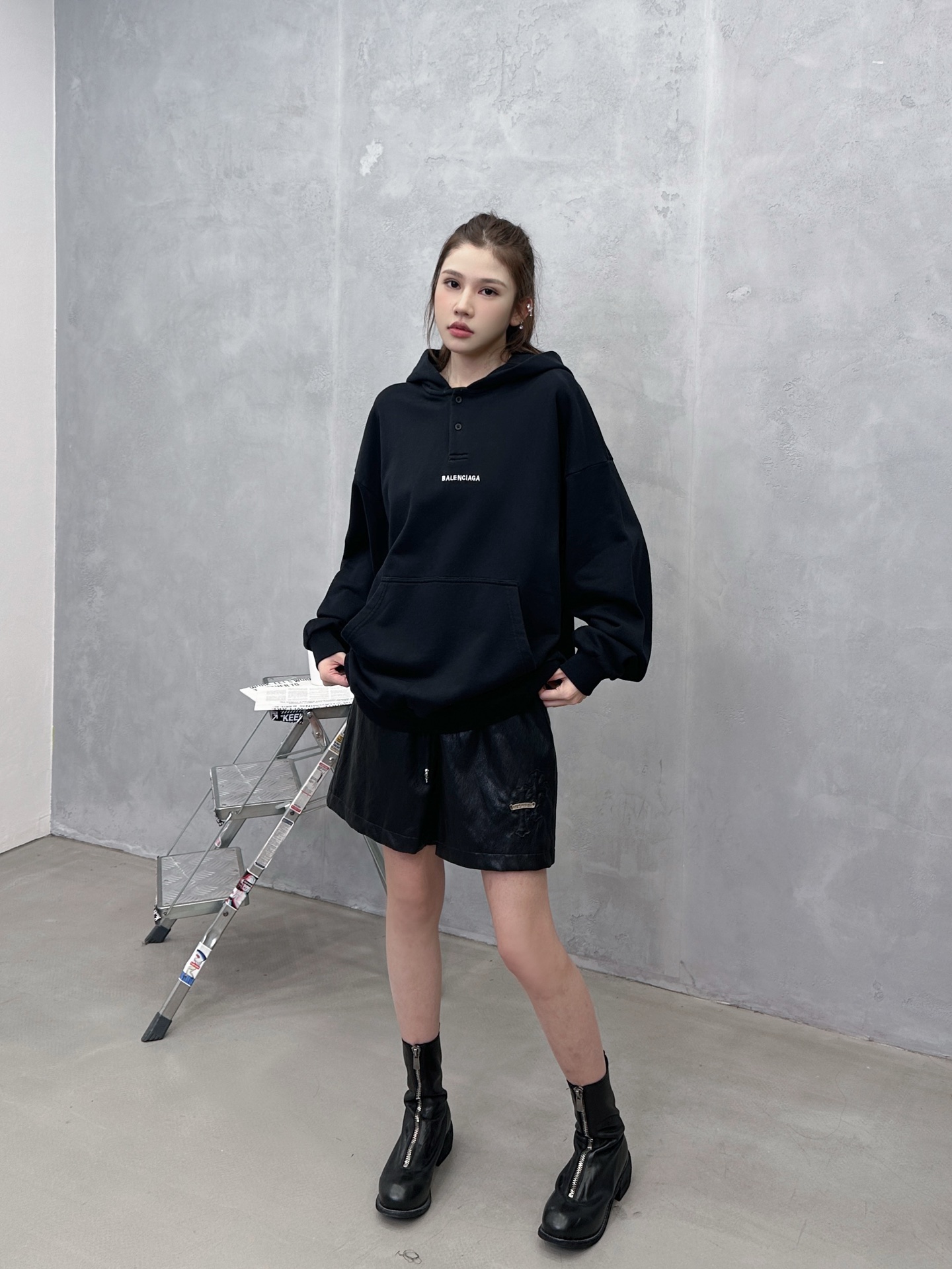 巴黎 ｜ 新款连帽卫衣，成衣洗水加前后刺绣工艺，男女同款，尺码sml