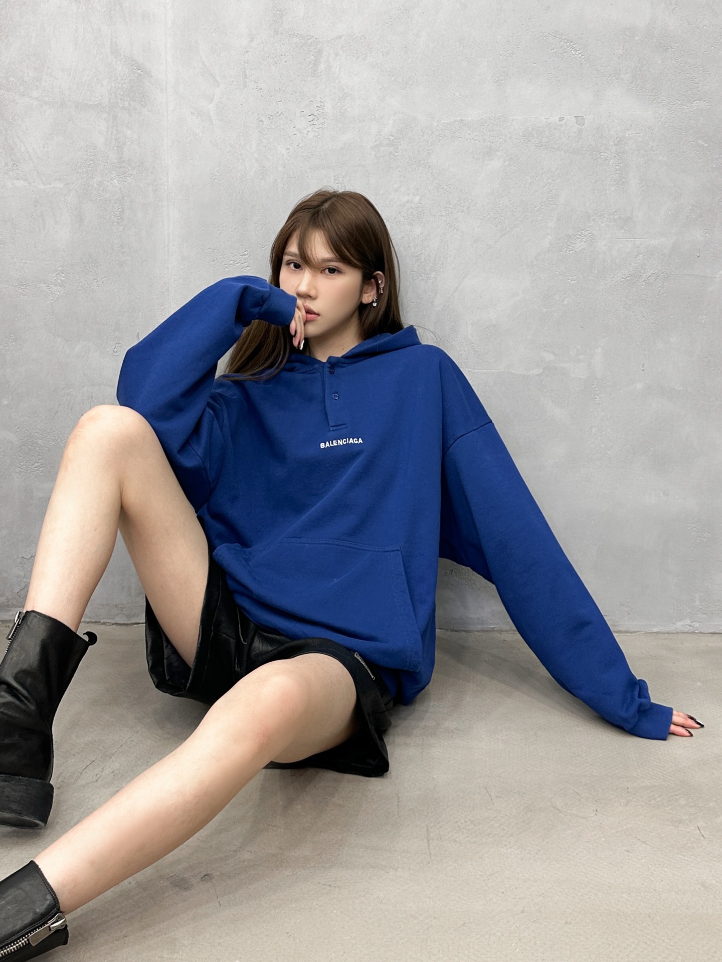 巴黎 ｜ 新款连帽卫衣，成衣洗水加前后刺绣工艺，男女同款，尺码sml