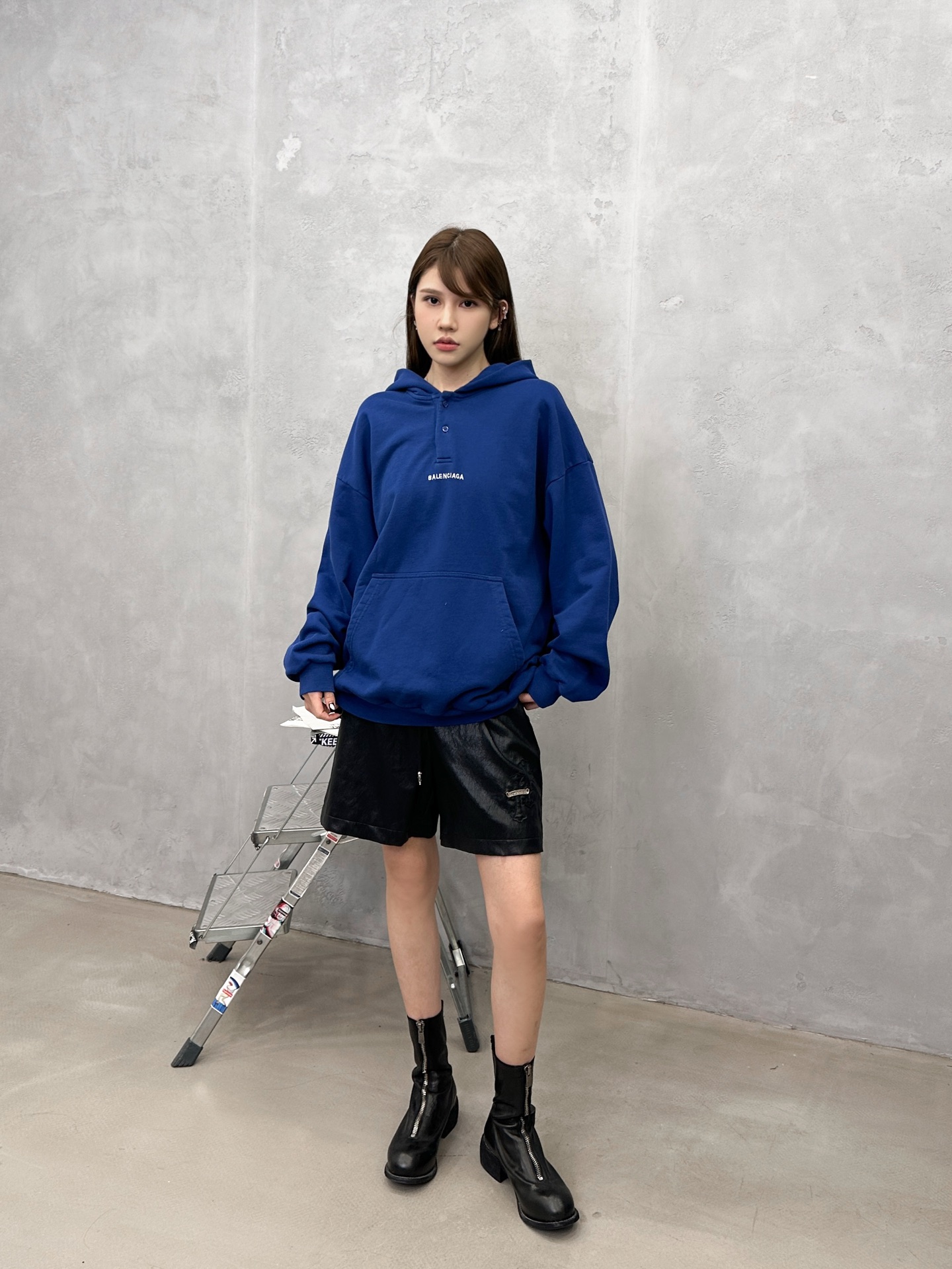 巴黎 ｜ 新款连帽卫衣，成衣洗水加前后刺绣工艺，男女同款，尺码sml