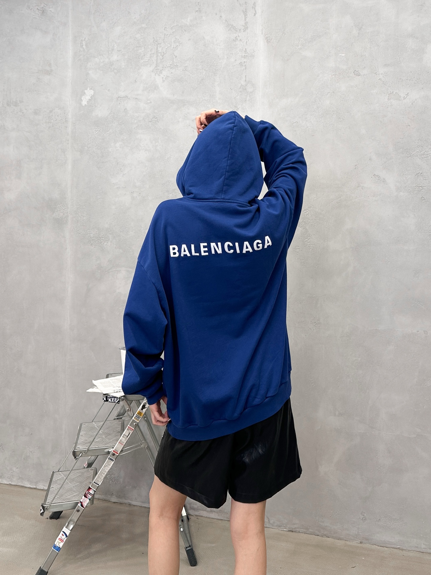 巴黎 ｜ 新款连帽卫衣，成衣洗水加前后刺绣工艺，男女同款，尺码sml