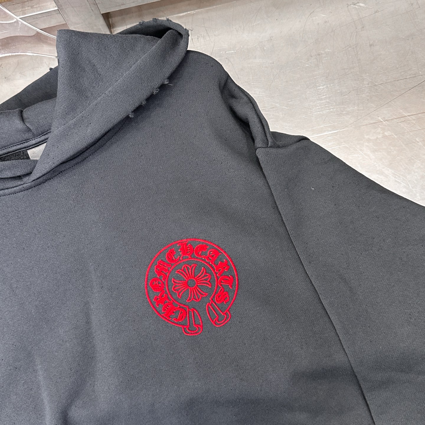 克罗心 ｜ 新款连帽卫衣，成衣洗水吊磨工艺加多处高密细植绒印花，男女同款，尺码sml