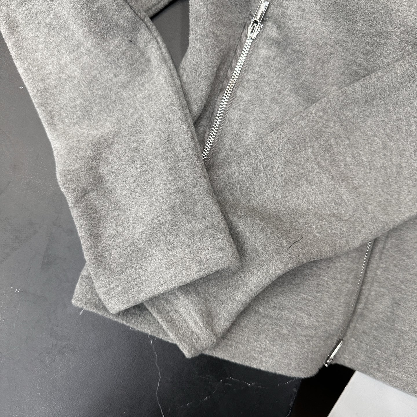 miu ｜ 新款保暖开衫，经典刺绣标，科技保暖面料，休闲时尚，尺码sml