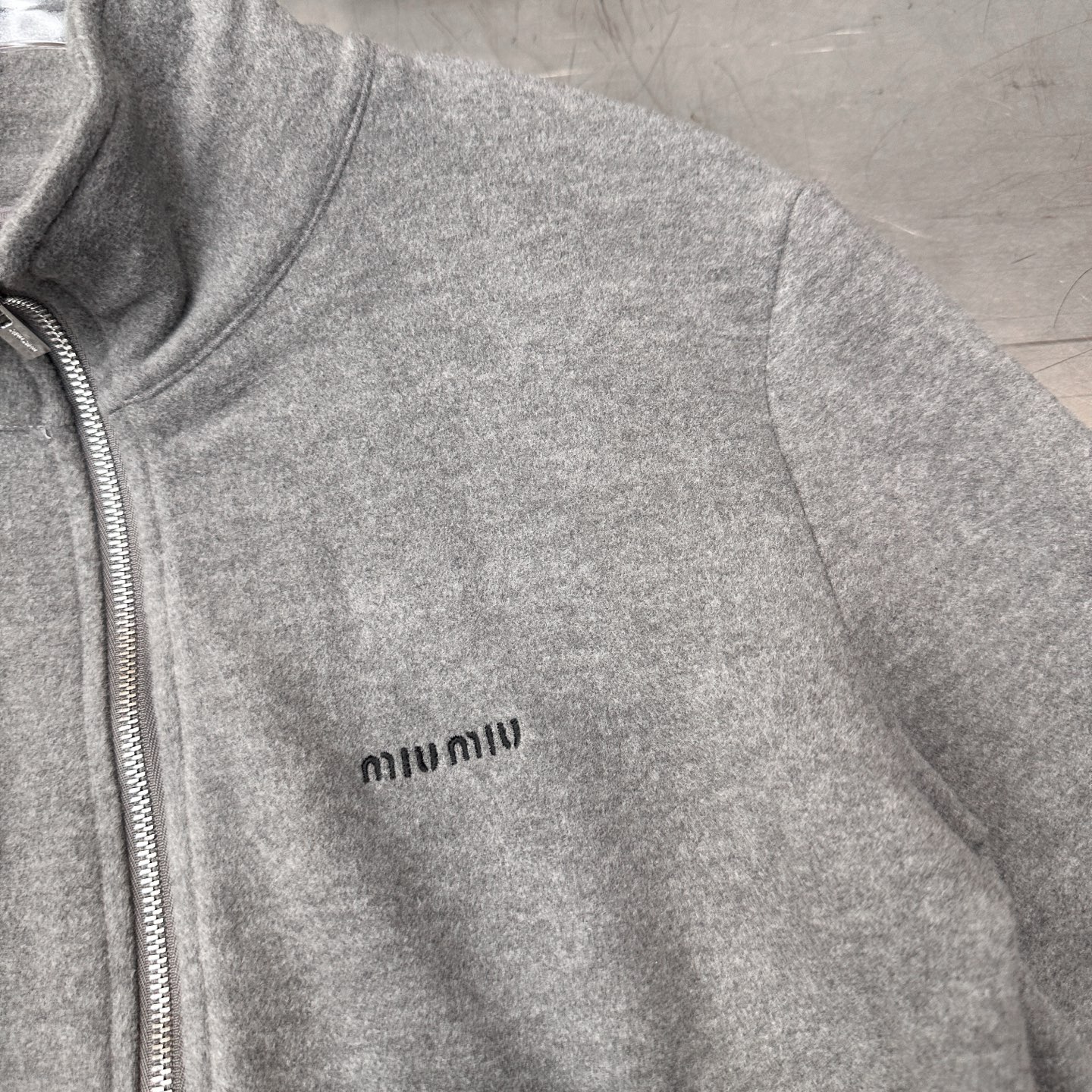 miu ｜ 新款保暖开衫，经典刺绣标，科技保暖面料，休闲时尚，尺码sml