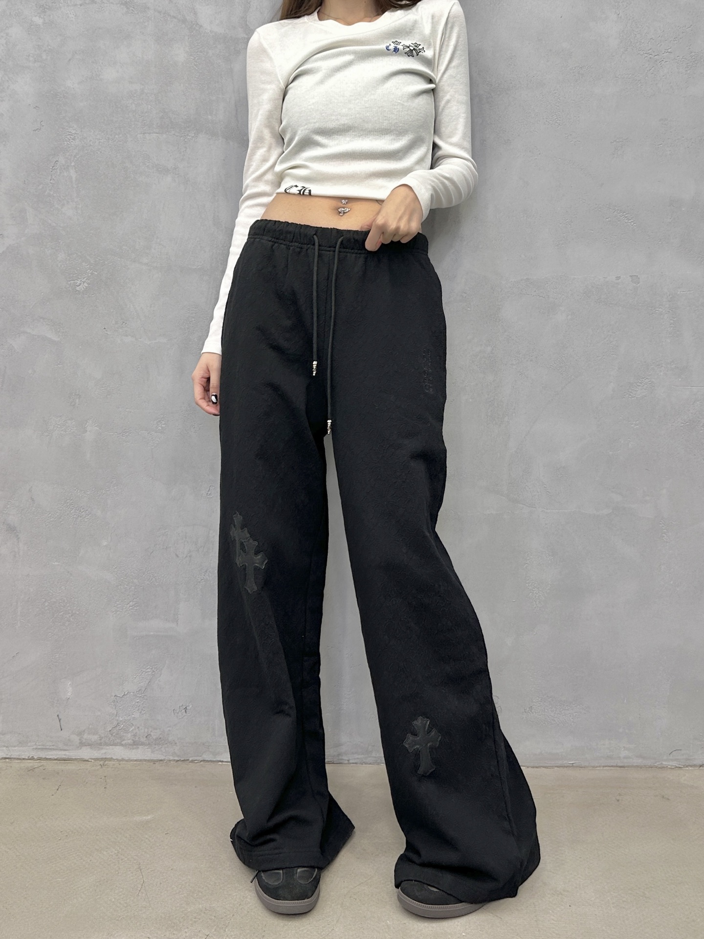 克罗心 ｜ 新款休闲卫裤，成衣洗水炒色工艺加手工刺绣十字标，男女同款，尺码sml