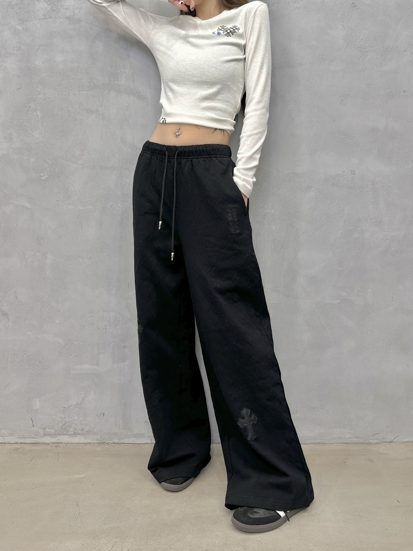 克罗心 ｜ 新款休闲卫裤，成衣洗水炒色工艺加手工刺绣十字标，男女同款，尺码sml