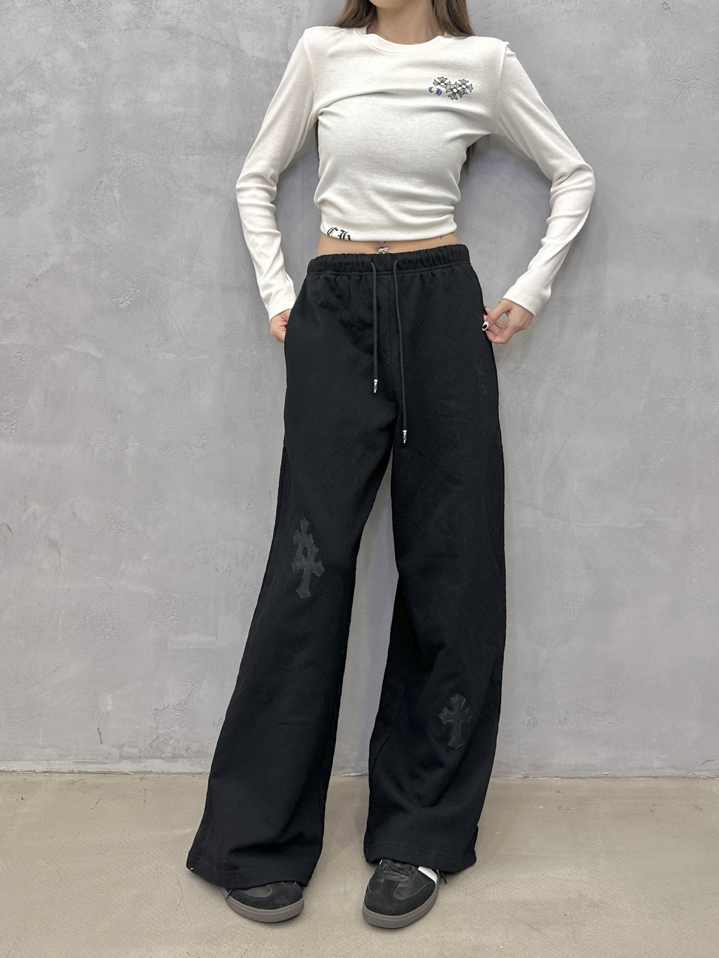 克罗心 ｜ 新款休闲卫裤，成衣洗水炒色工艺加手工刺绣十字标，男女同款，尺码sml