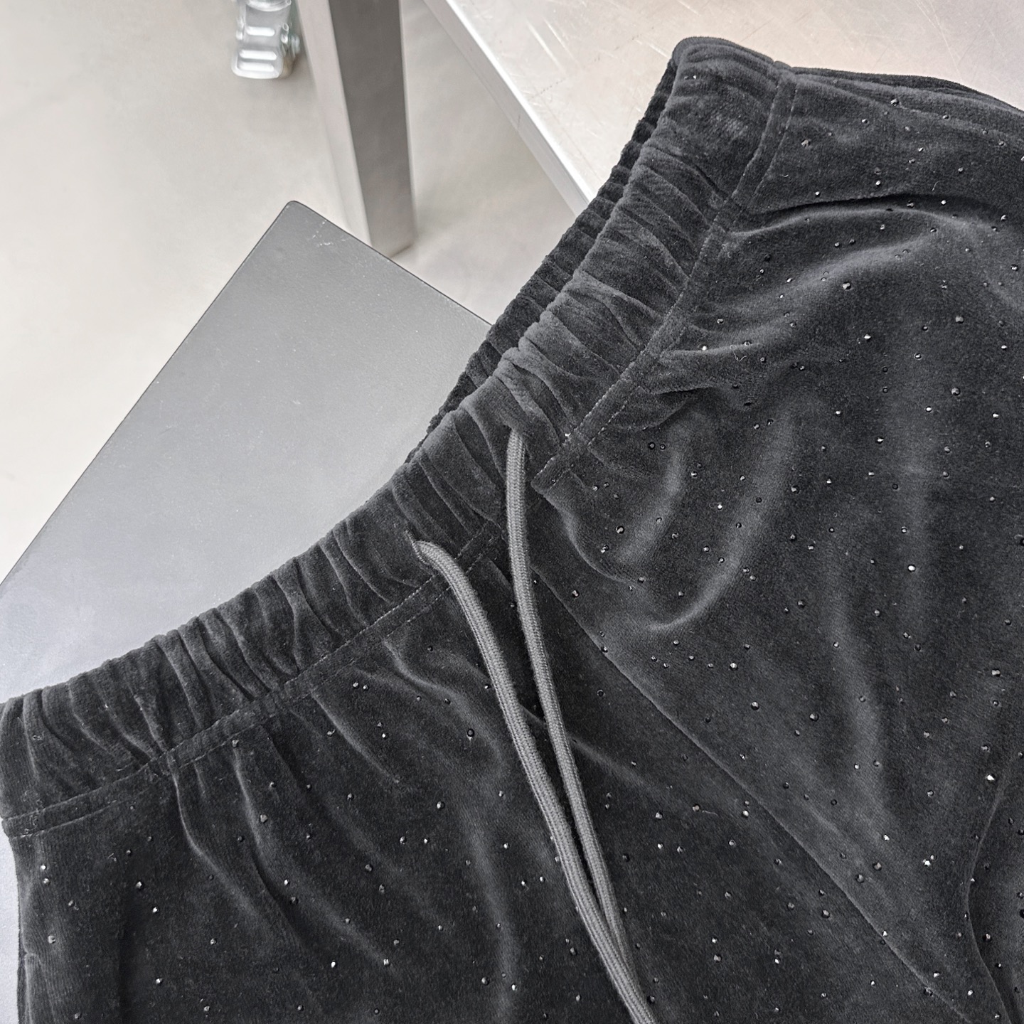 克罗心 ｜ 新款休闲裤，成衣洗水烫钻工艺，进口蜡染丝绒面料，休闲时尚，尺码sml